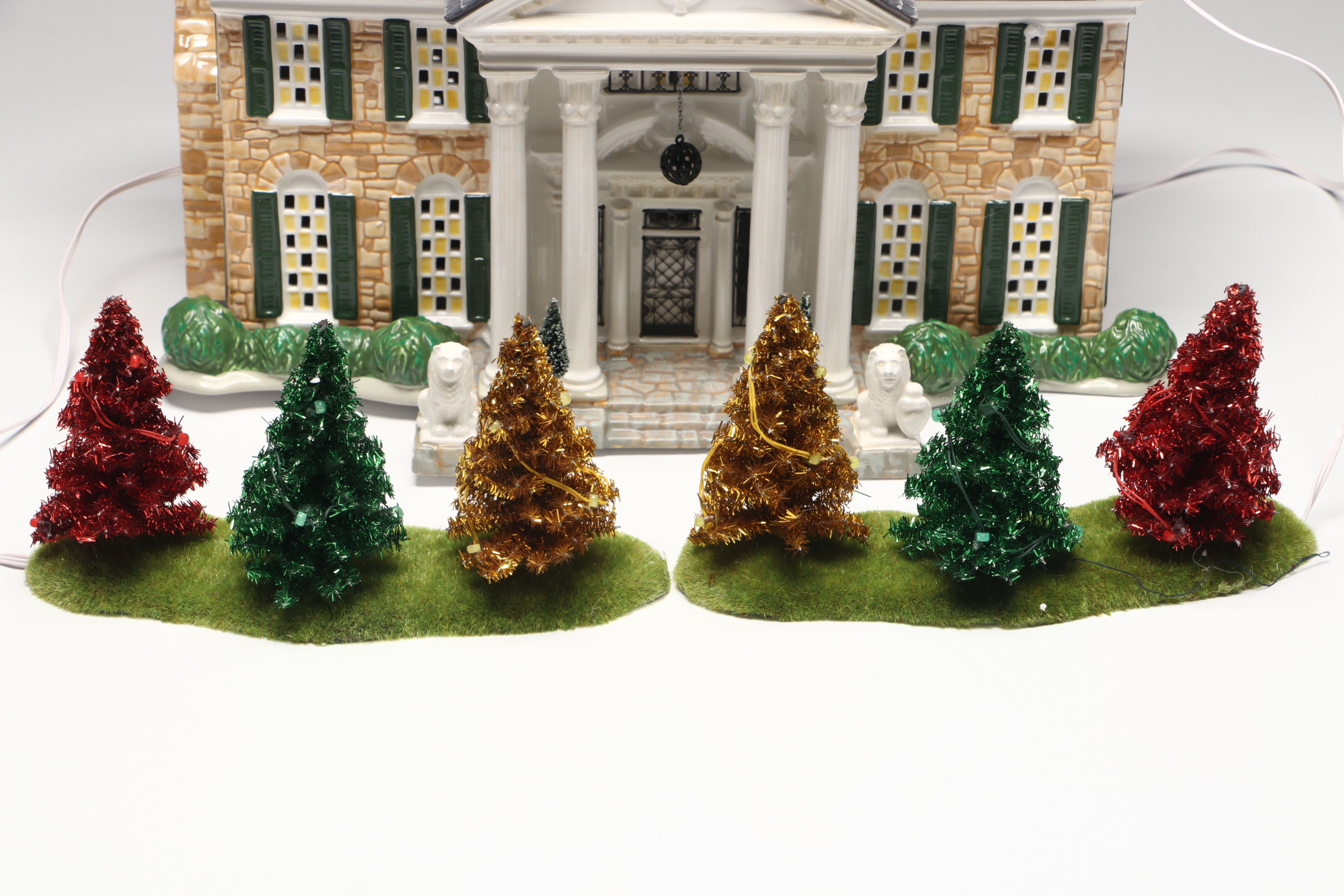 Special Edition Gift Set of "Elvis Presley's Graceland" by Department 56