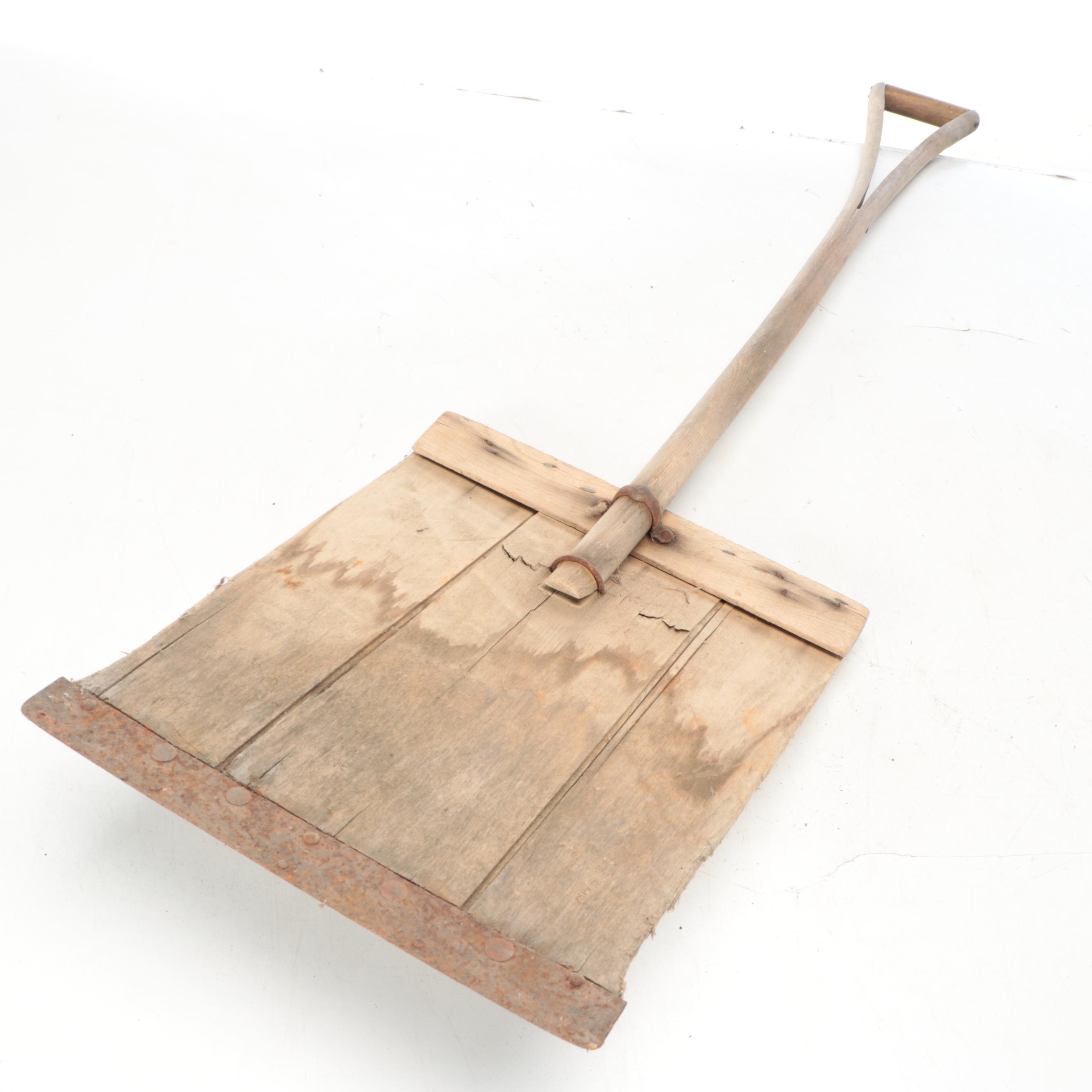 Split Wood Handle Railroad Shovel with Wooden Tool Box