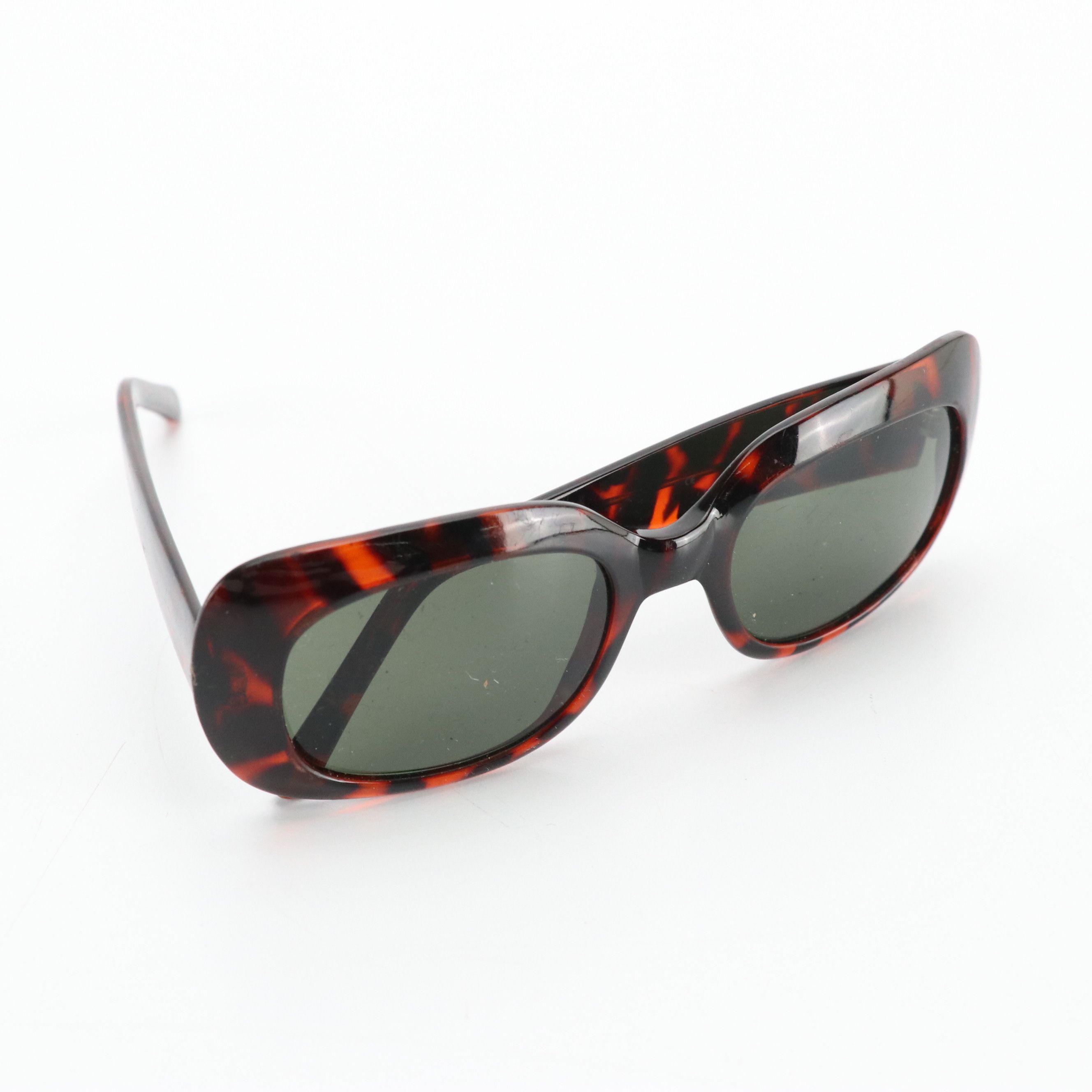 Oscar de La Renta, Relic and More Oversized, Oval and Aviator Sunglasses