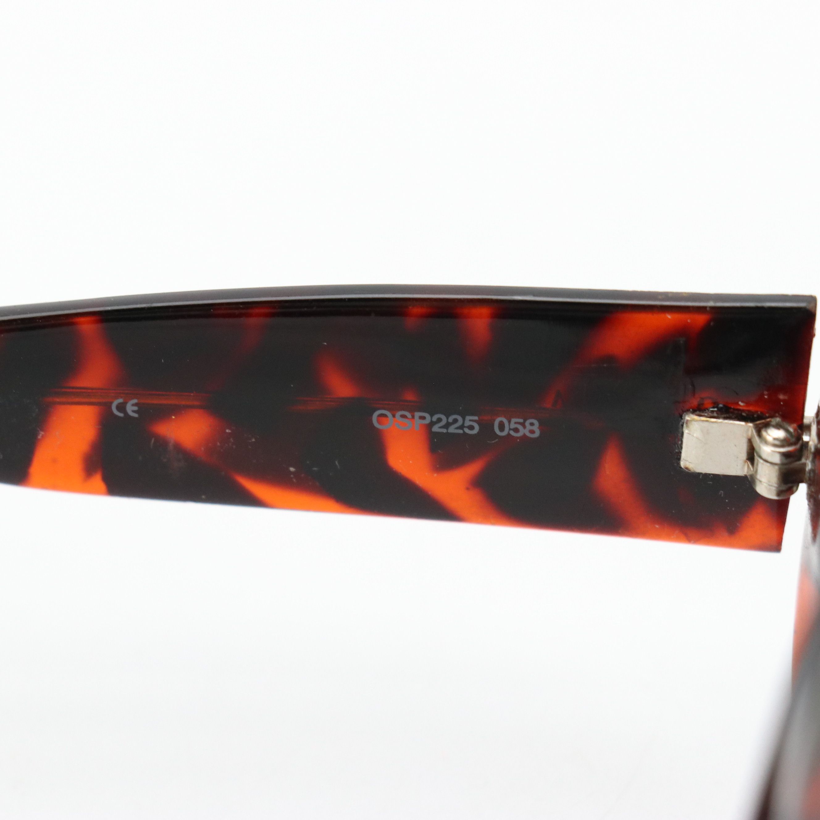 Oscar de La Renta, Relic and More Oversized, Oval and Aviator Sunglasses