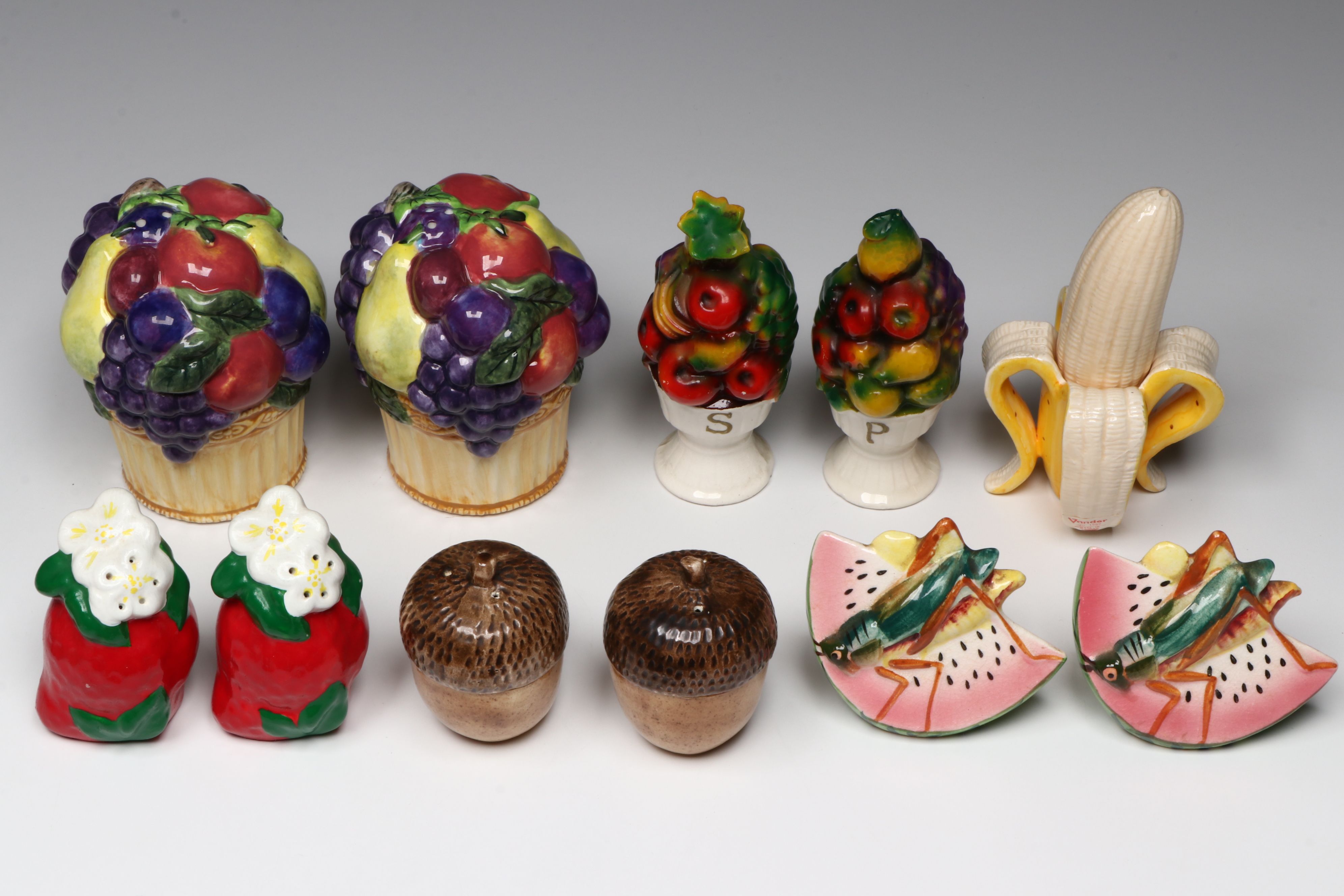 Vandor Ceramic Banana Shaker with More Novelty Food Salt and Pepper Shakers