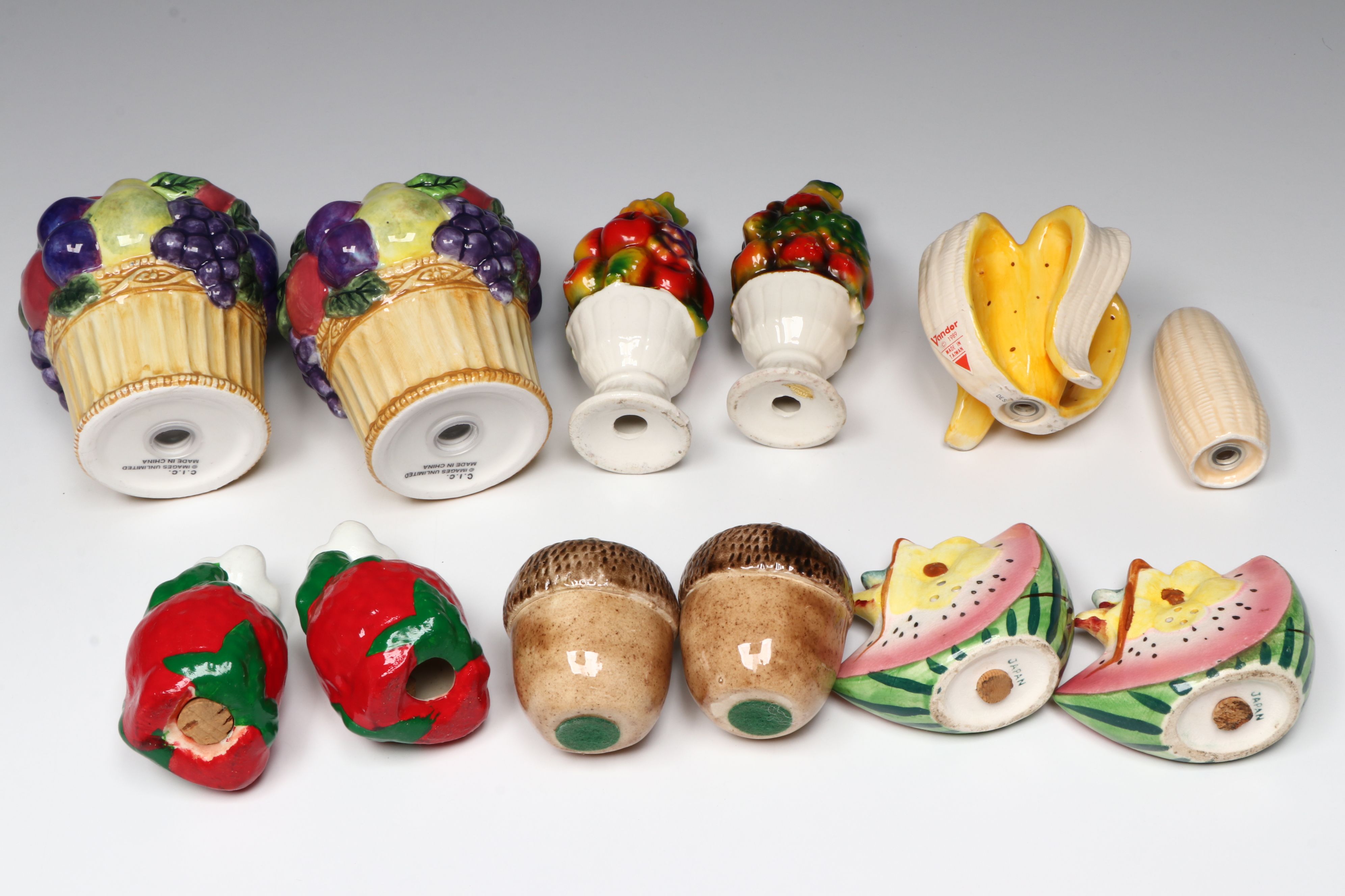 Vandor Ceramic Banana Shaker with More Novelty Food Salt and Pepper Shakers