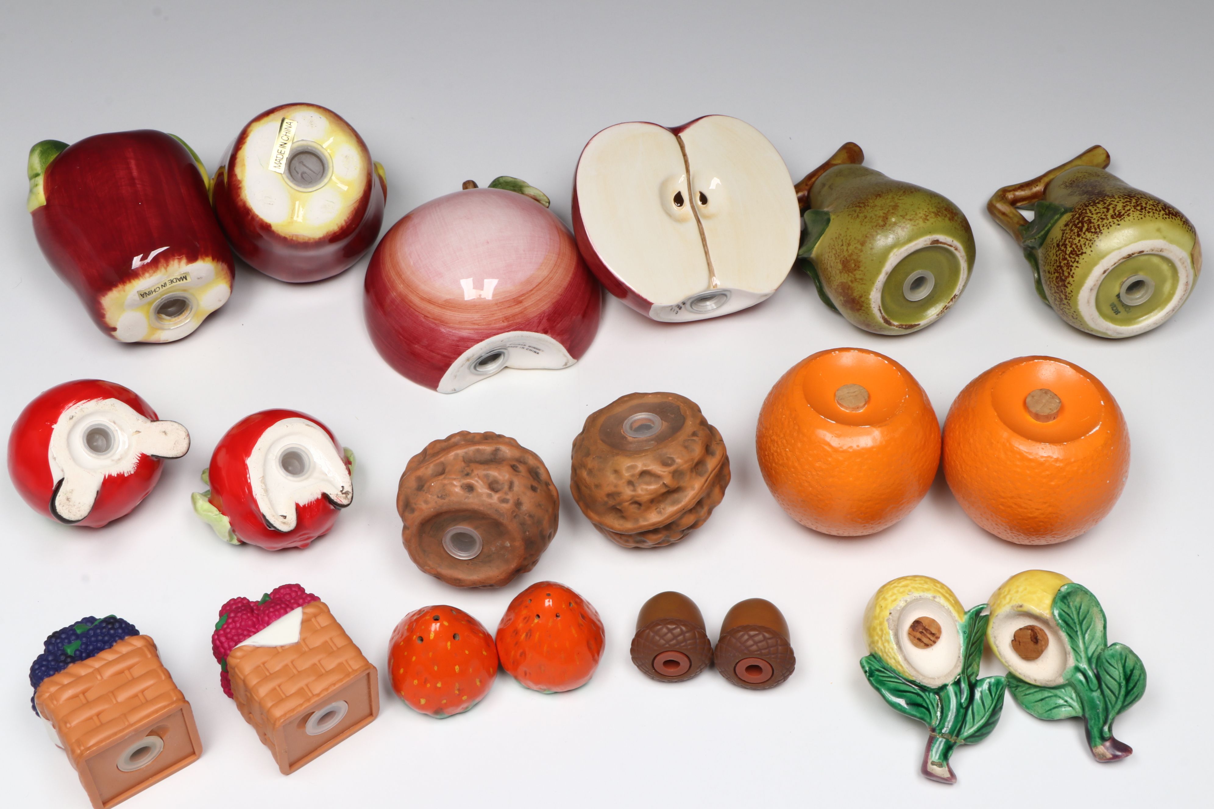 Vandor Ceramic Banana Shaker with More Novelty Food Salt and Pepper Shakers