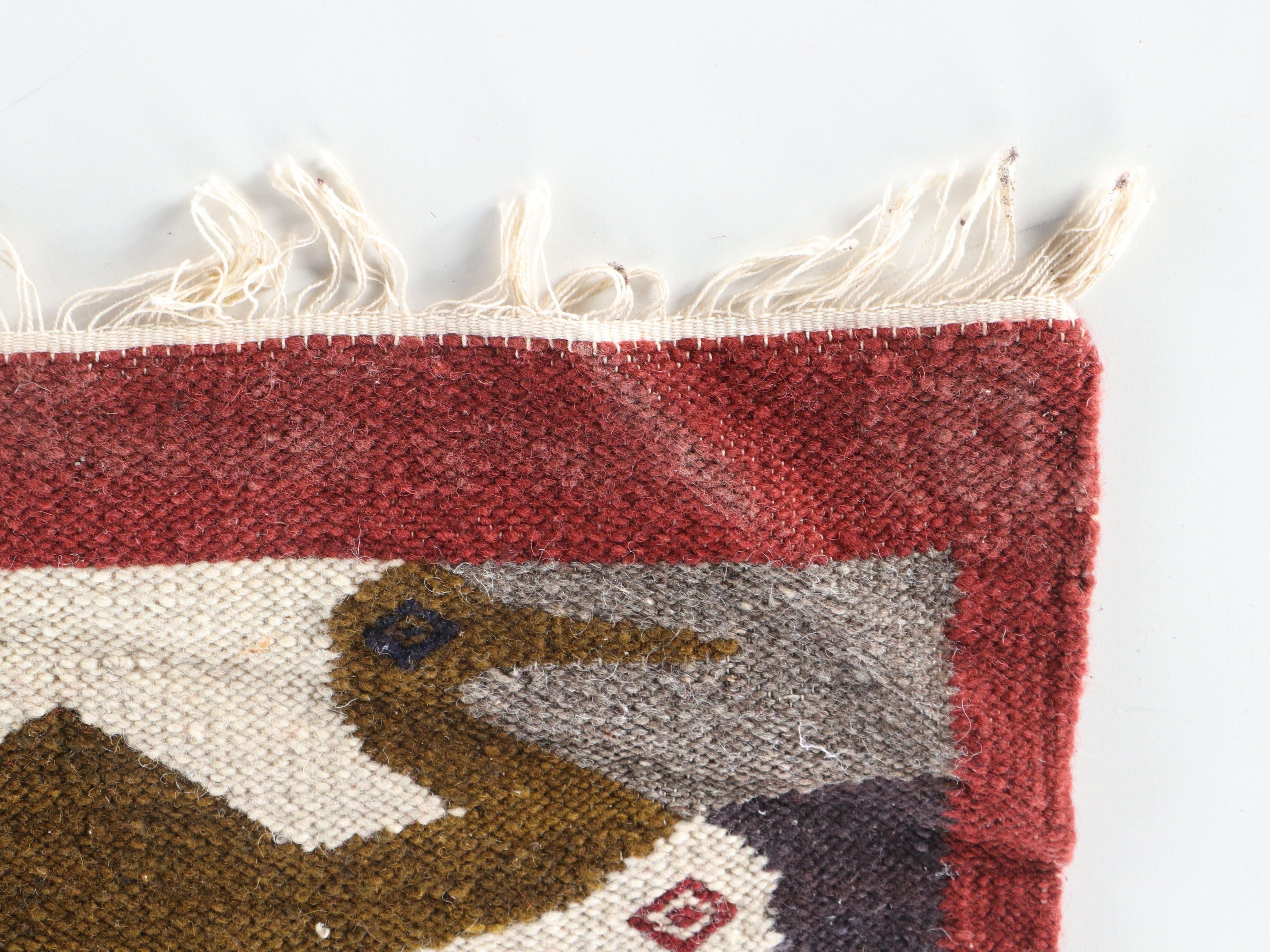 2'2 x 3'11 Handwoven Ecuadorian Accent Rug with Optic Bird Design