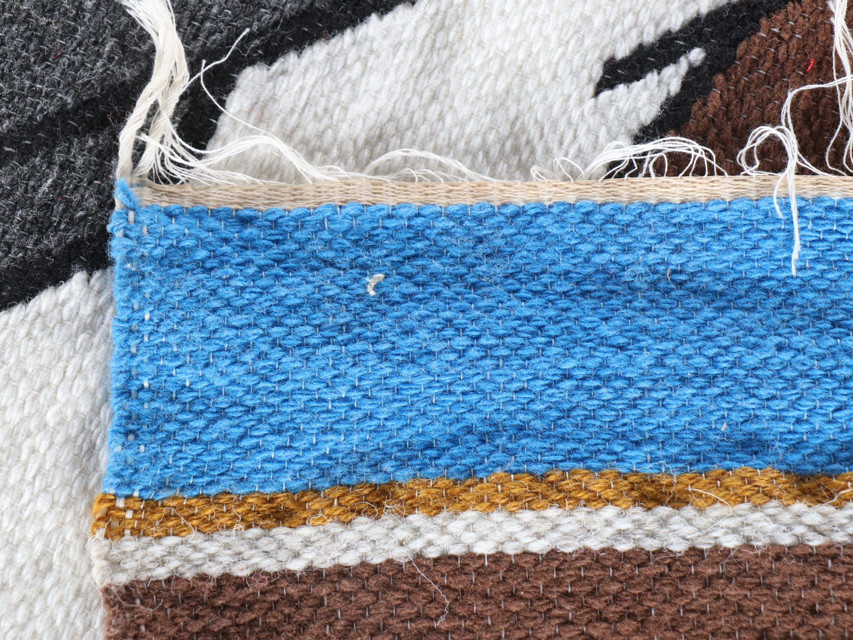 2'2 x 3'4 Handwoven Ecuadorian Pictorial Accent Rug