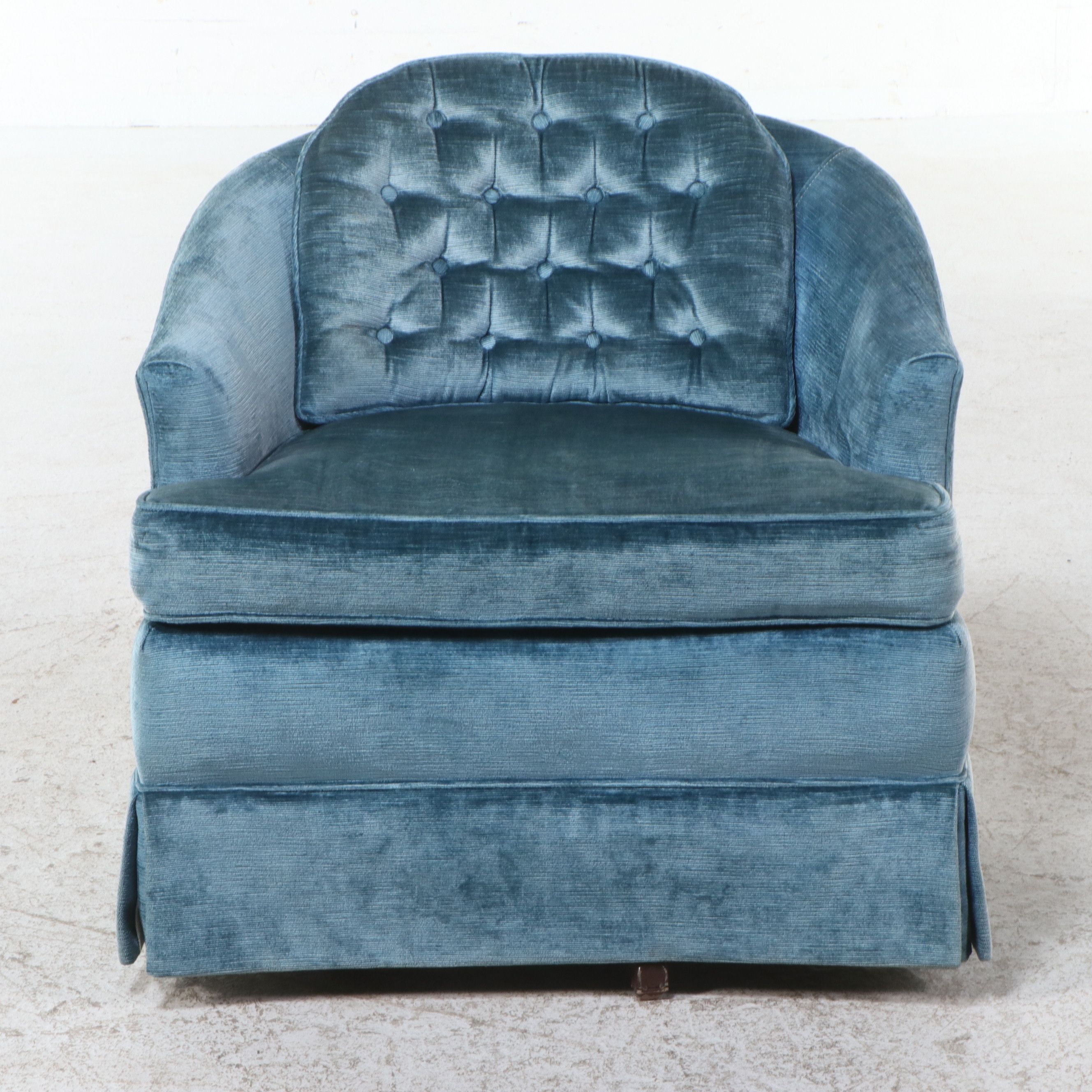 Vintage Leugers Fine Furniture Tufted Swivel Rocker Club Chair