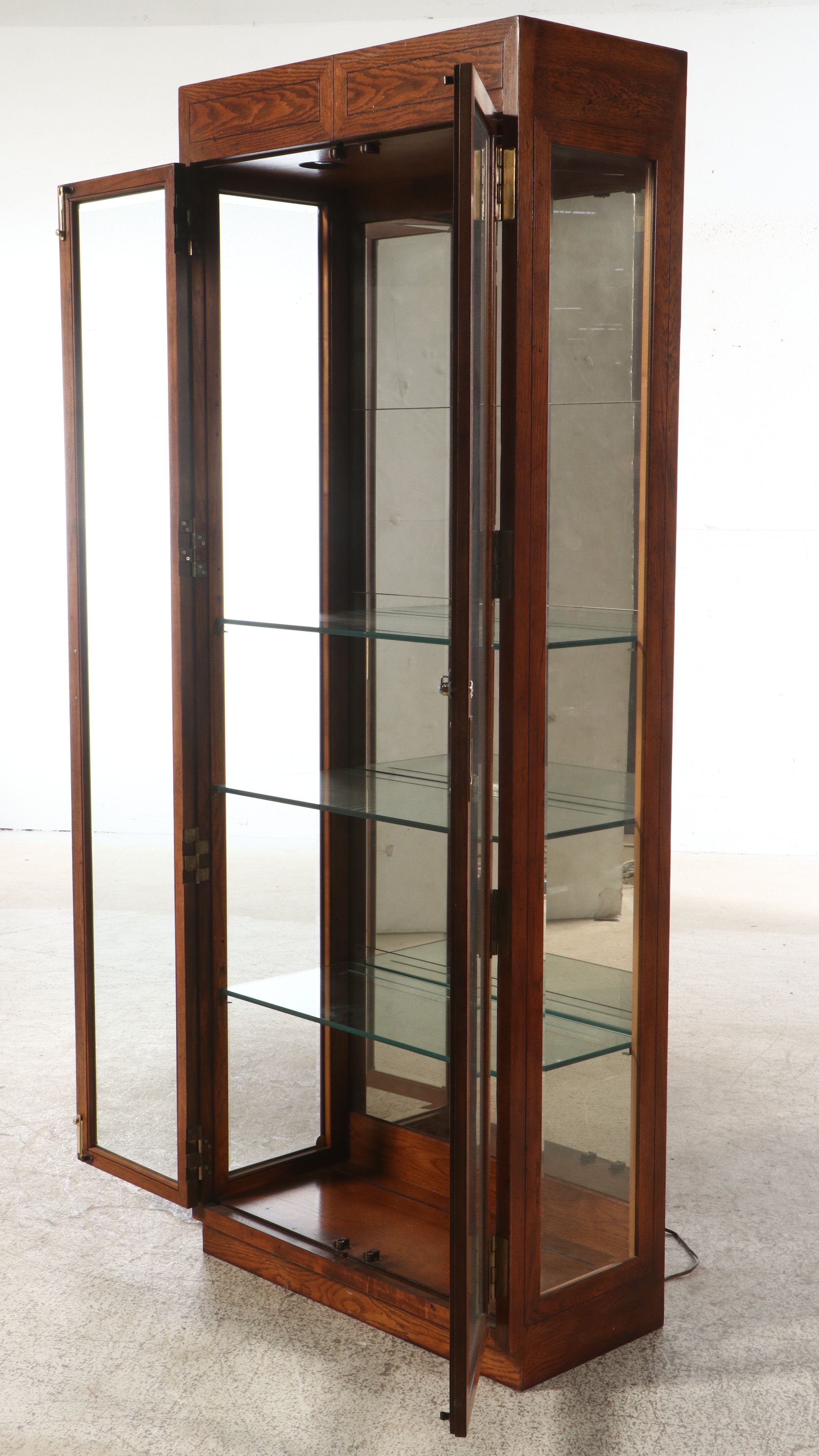 Campaign Style Illuminated Display Cabinet