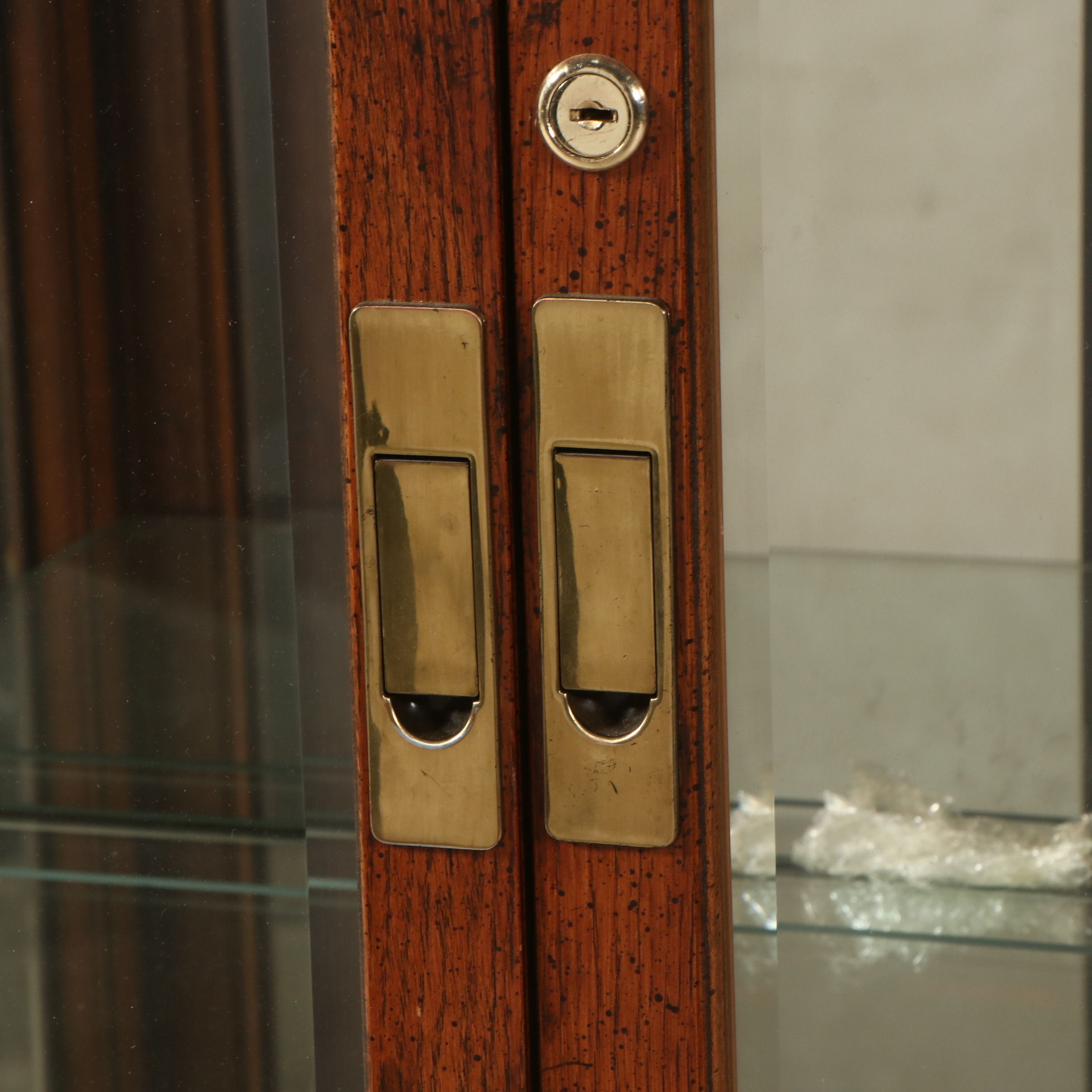 Campaign Style Illuminated Display Cabinet