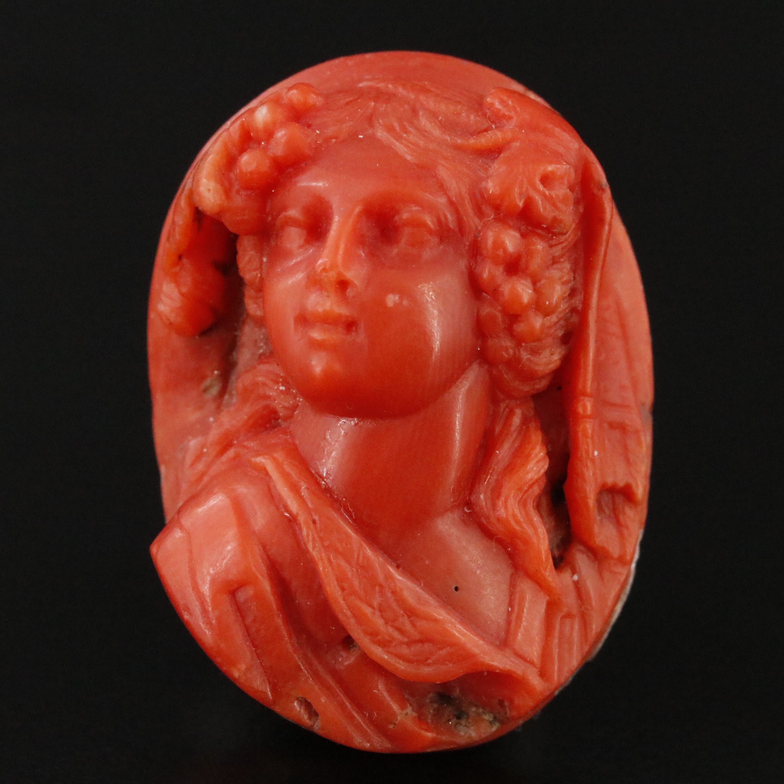 Loose Coral Cameo
