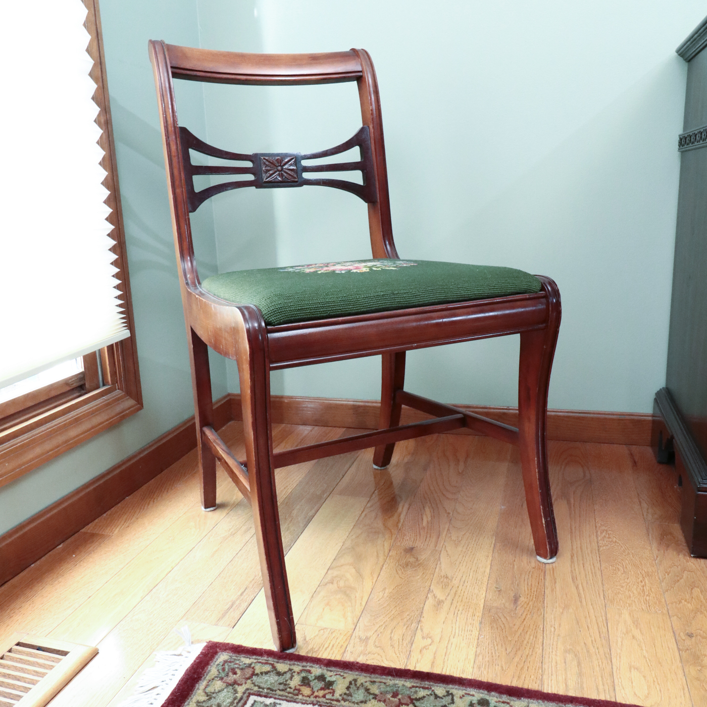 Bernhardt Classical Style Mahogany Dining Set, Mid to Late 20th Century