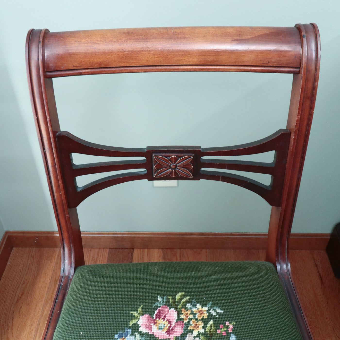 Bernhardt Classical Style Mahogany Dining Set, Mid to Late 20th Century