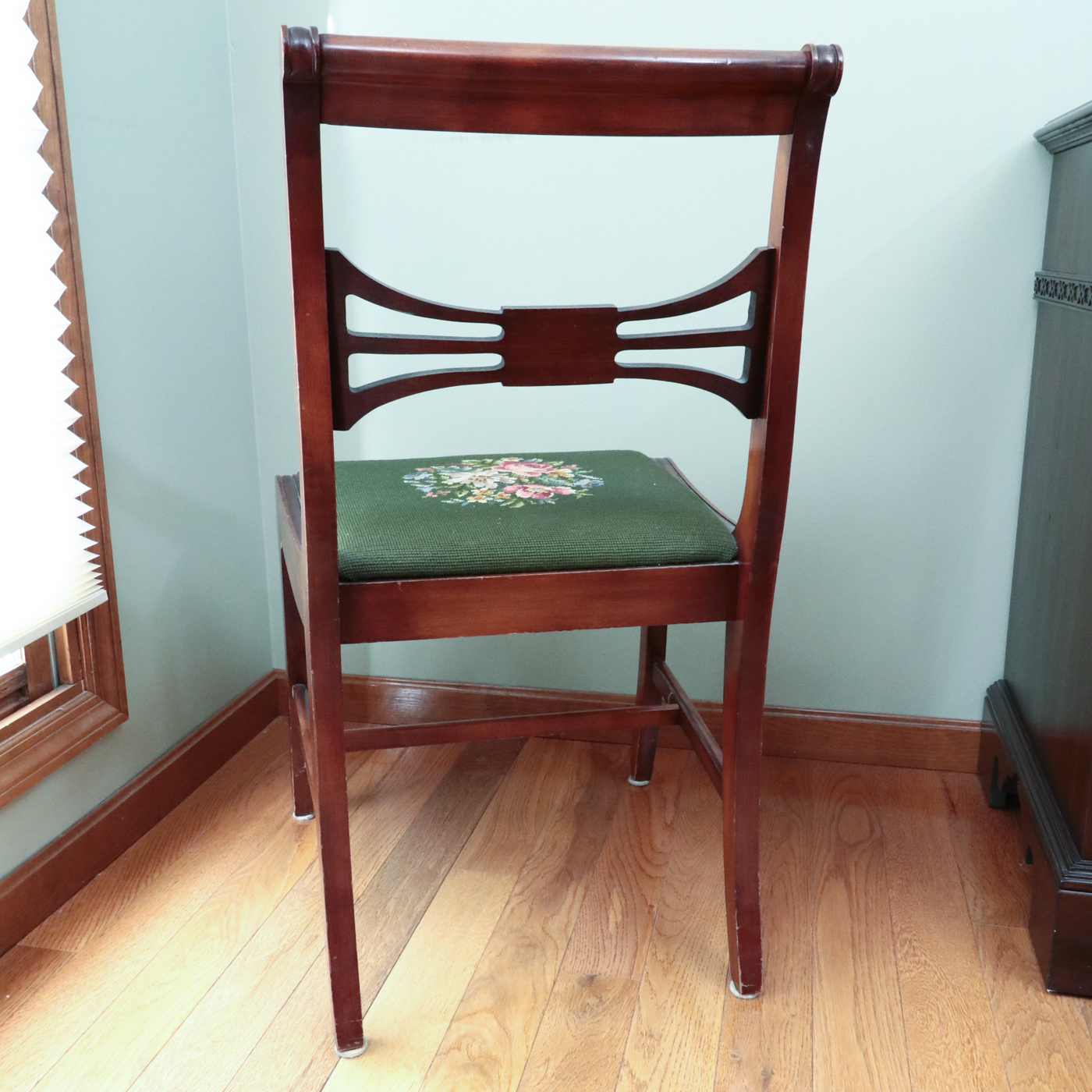 Bernhardt Classical Style Mahogany Dining Set, Mid to Late 20th Century