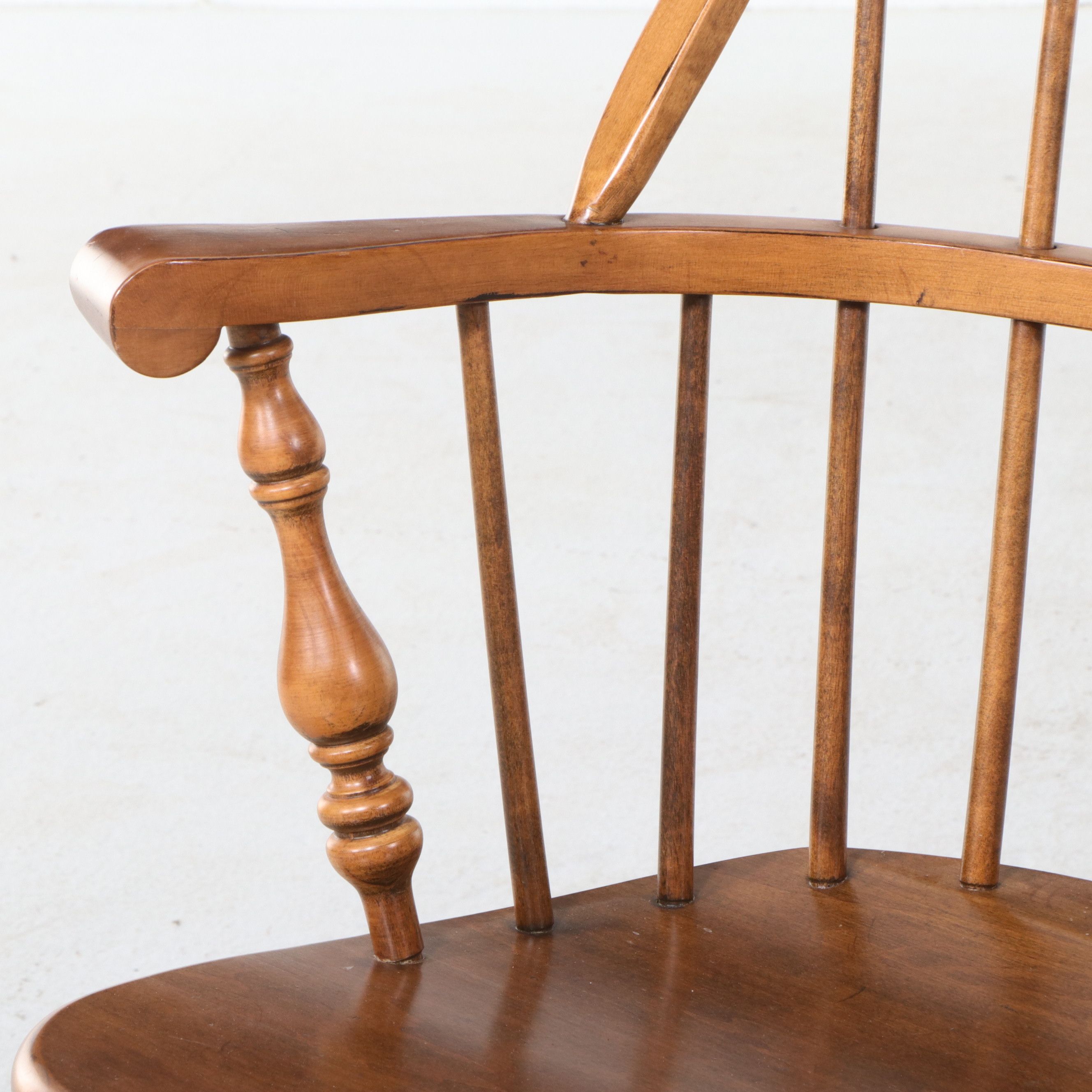 Signed Ethan Allen American Colonial Revival Maple Windsor Bench