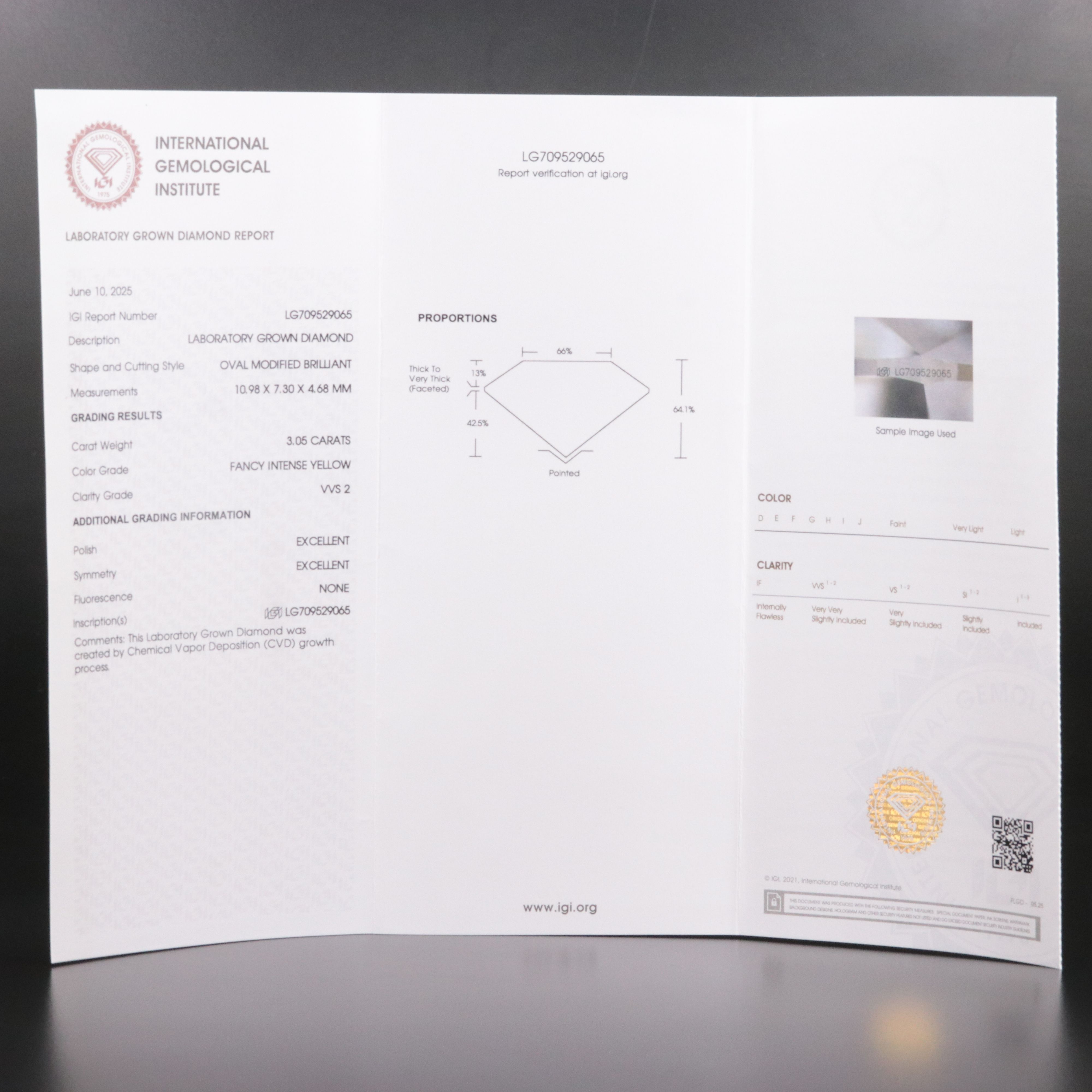 18K 3.05 CT Lab Grown Fancy Yellow Diamond Solitaire Ring with IGI Report