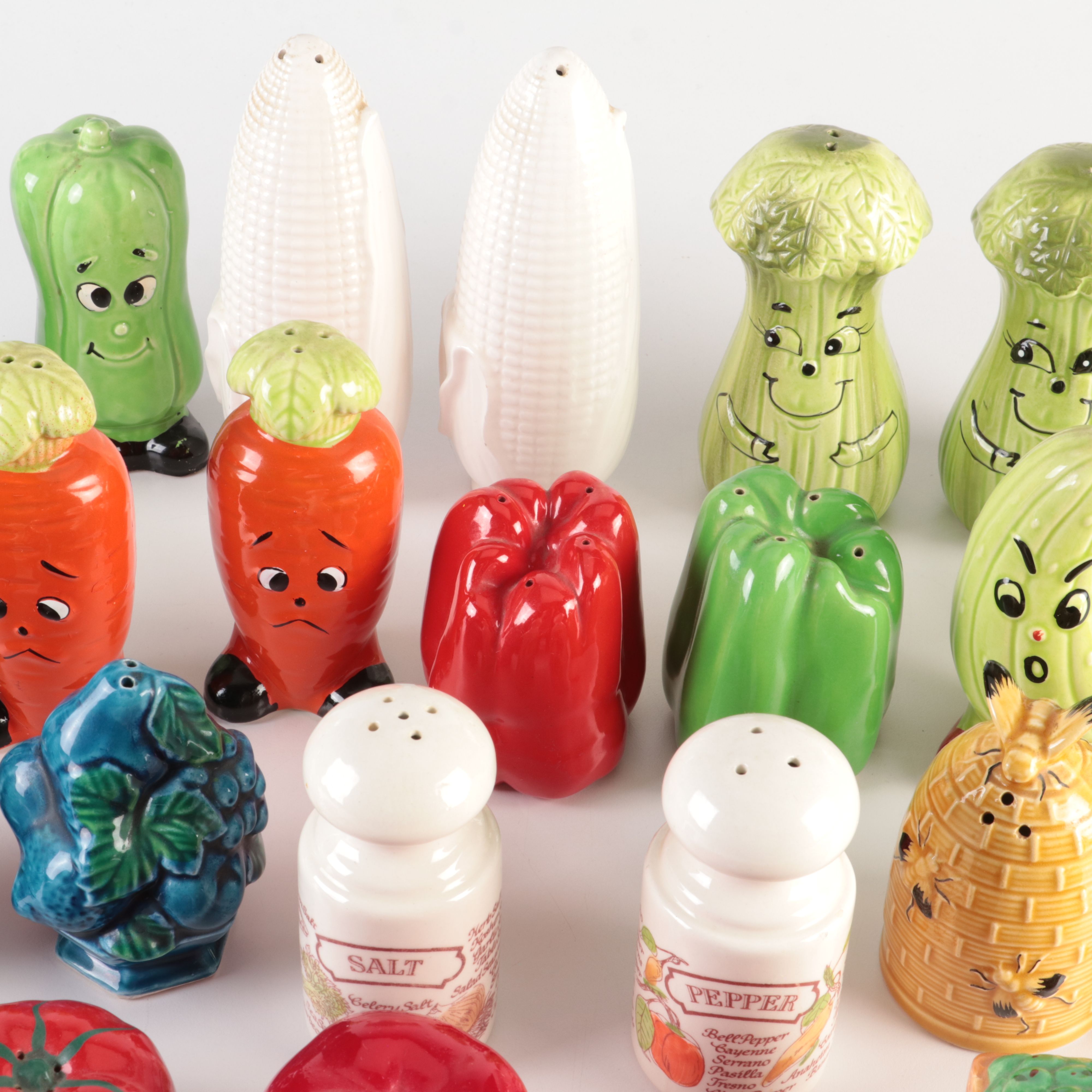 Novelty Ceramic Fruit and Vegetable with Other Salt and Pepper Shakers