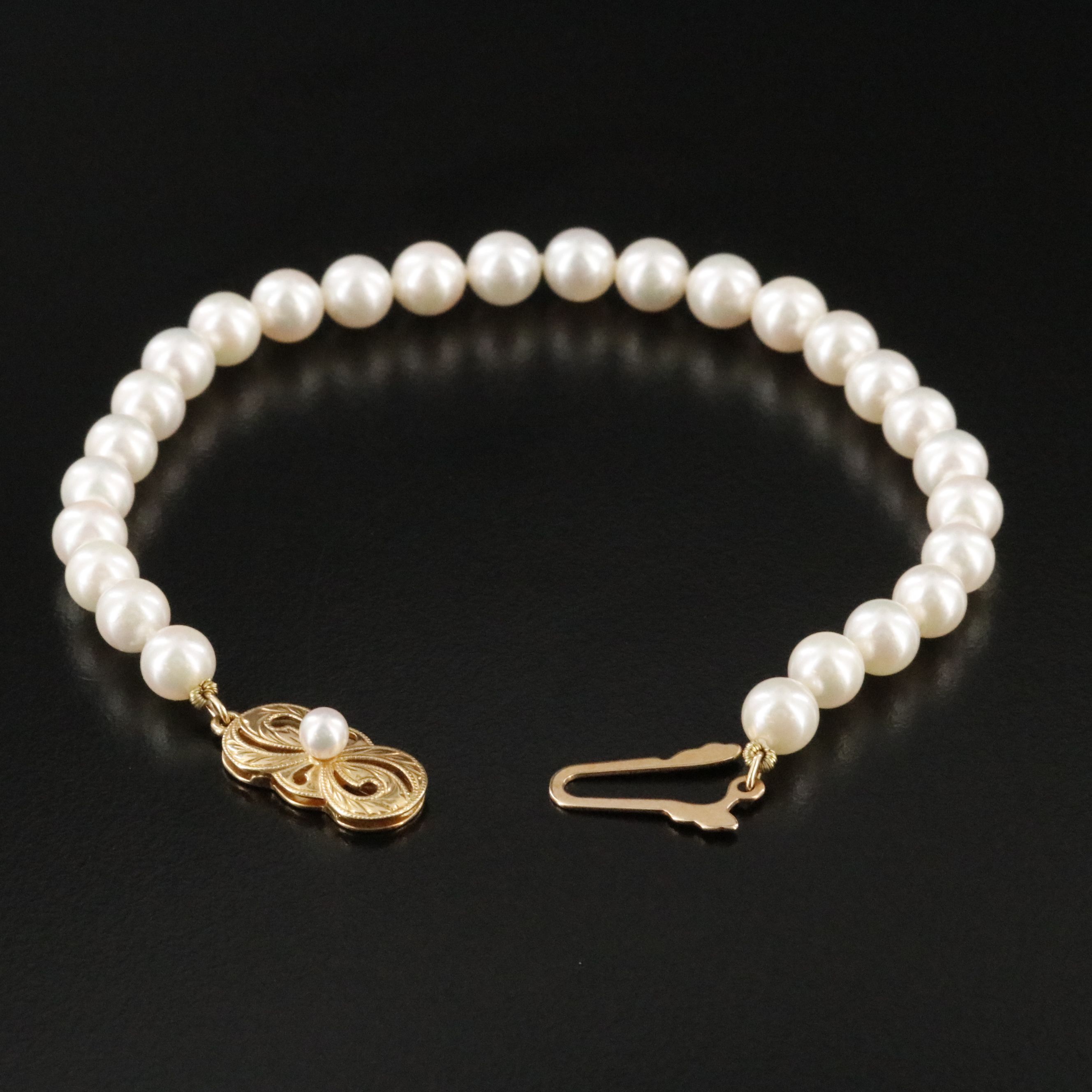 Mikimoto Pearl Bracelet with 18K Clasp