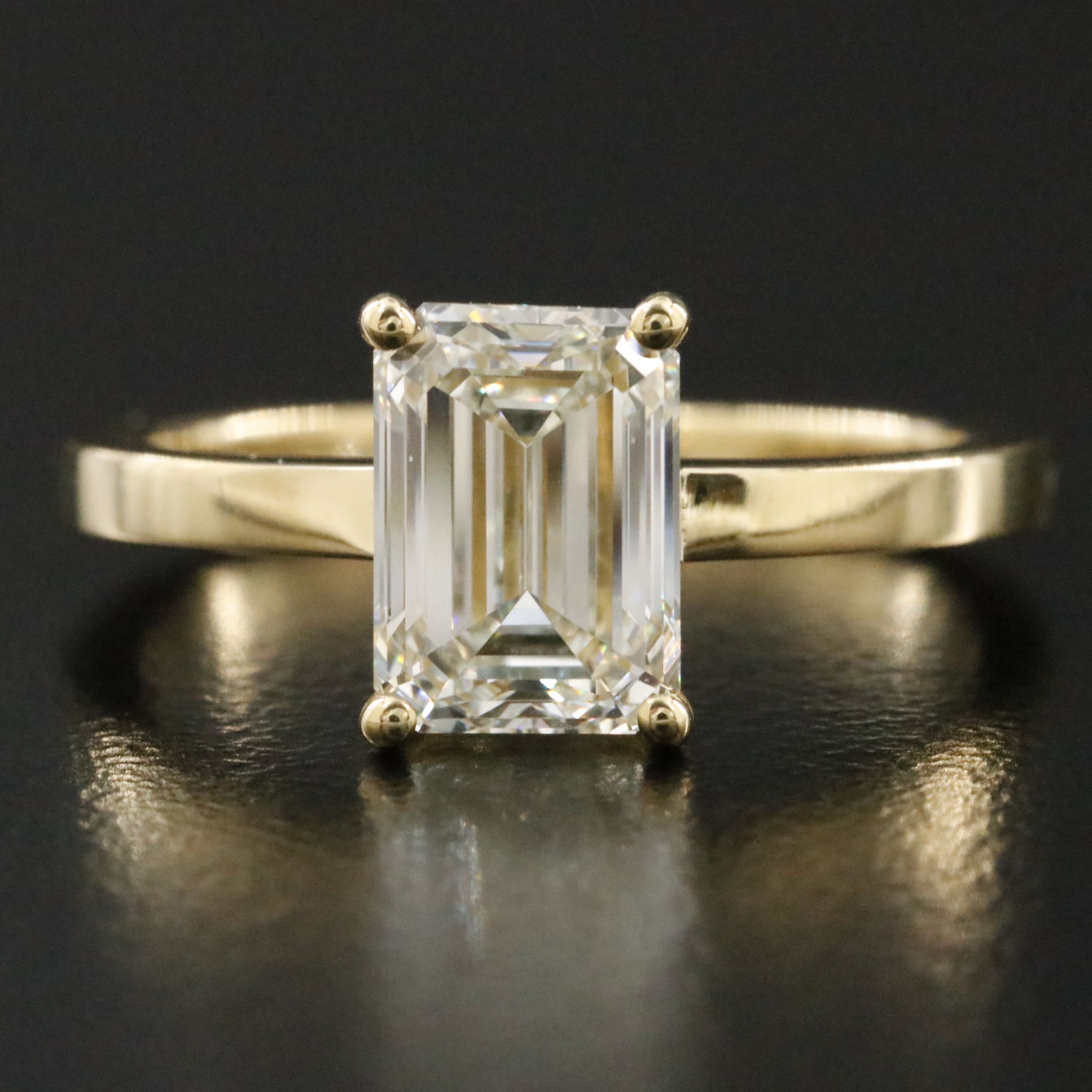 18K 2.01 CT Diamond Ring