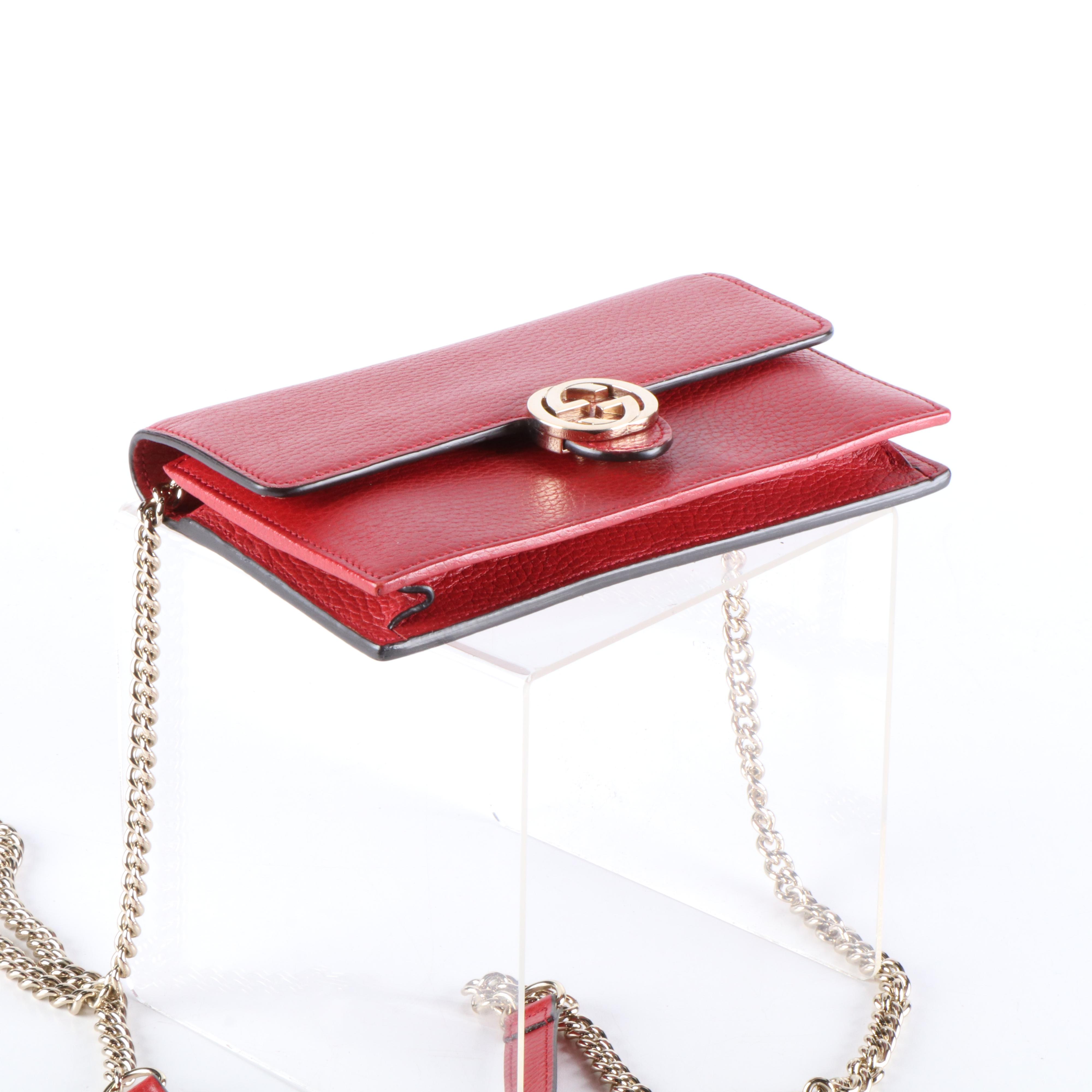 Gucci Interlocking G Crossbody Chain Wallet in Red Pebbled Leather