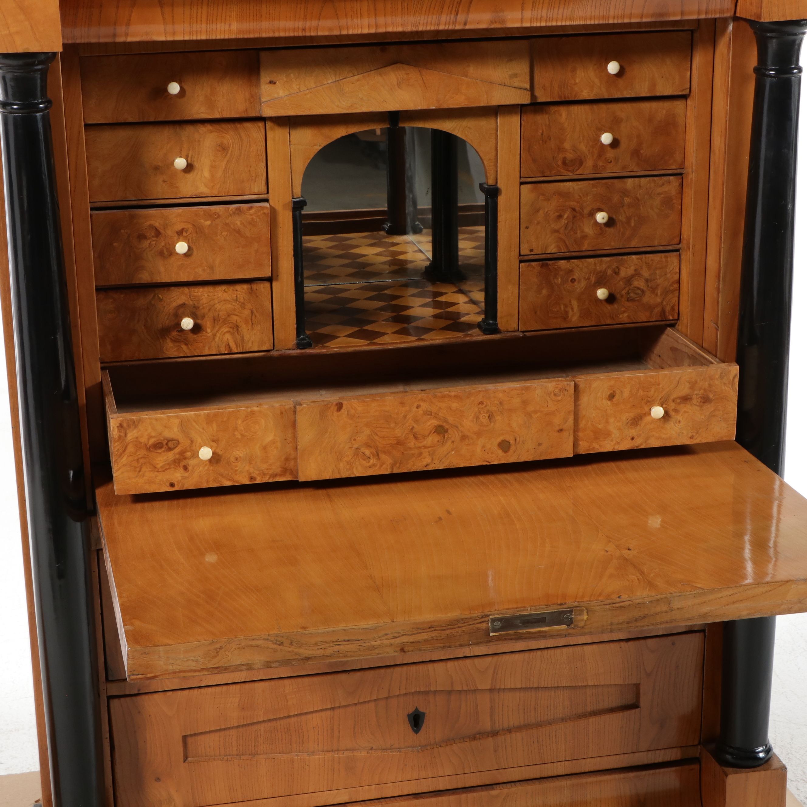 Biedermeier Hand-Cut Ash Secrétaire à Abattant, 19th Century