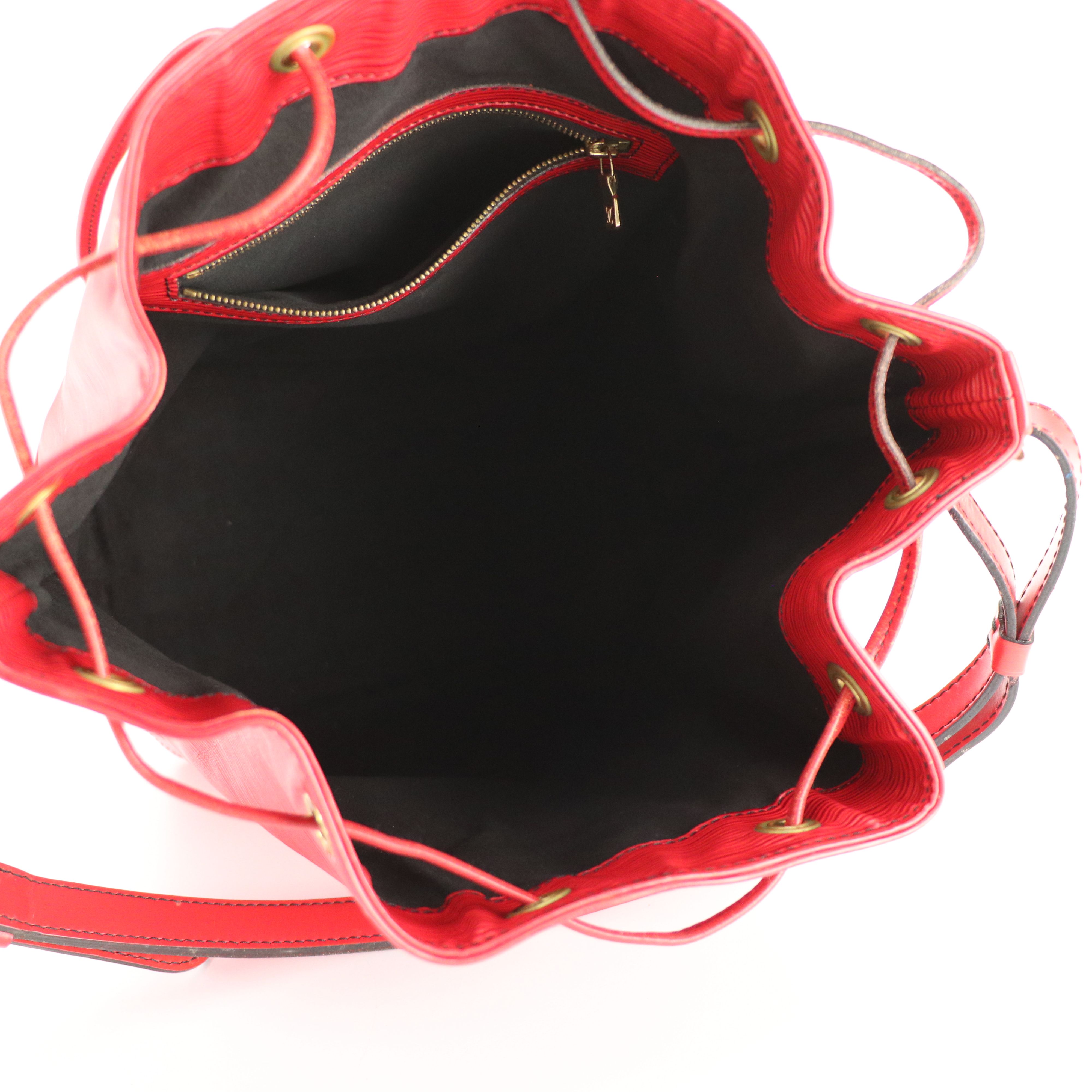 Louis Vuitton Noé Drawstring Shoulder Bag in Castilian Red Epi/Smooth Leather