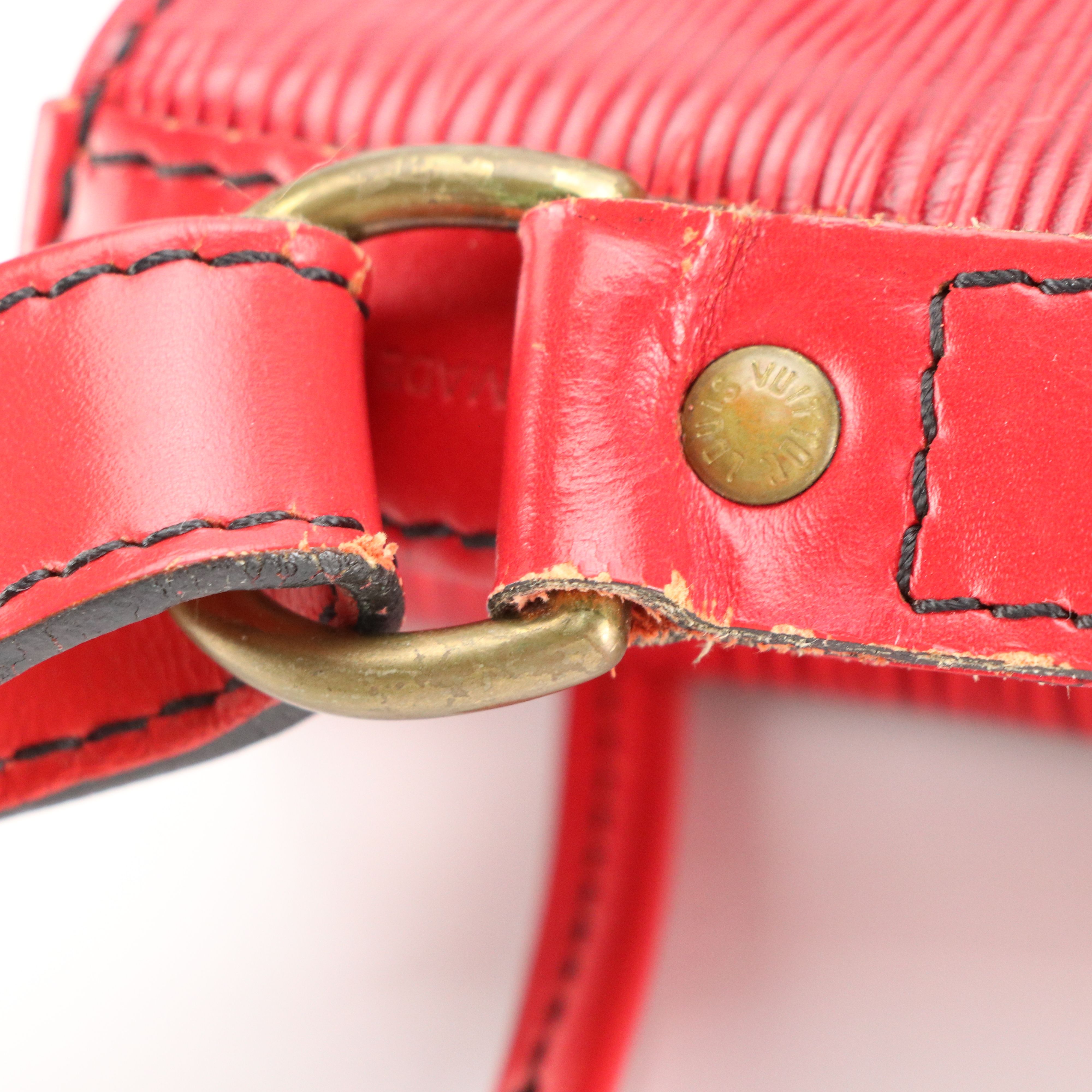 Louis Vuitton Noé Drawstring Shoulder Bag in Castilian Red Epi/Smooth Leather