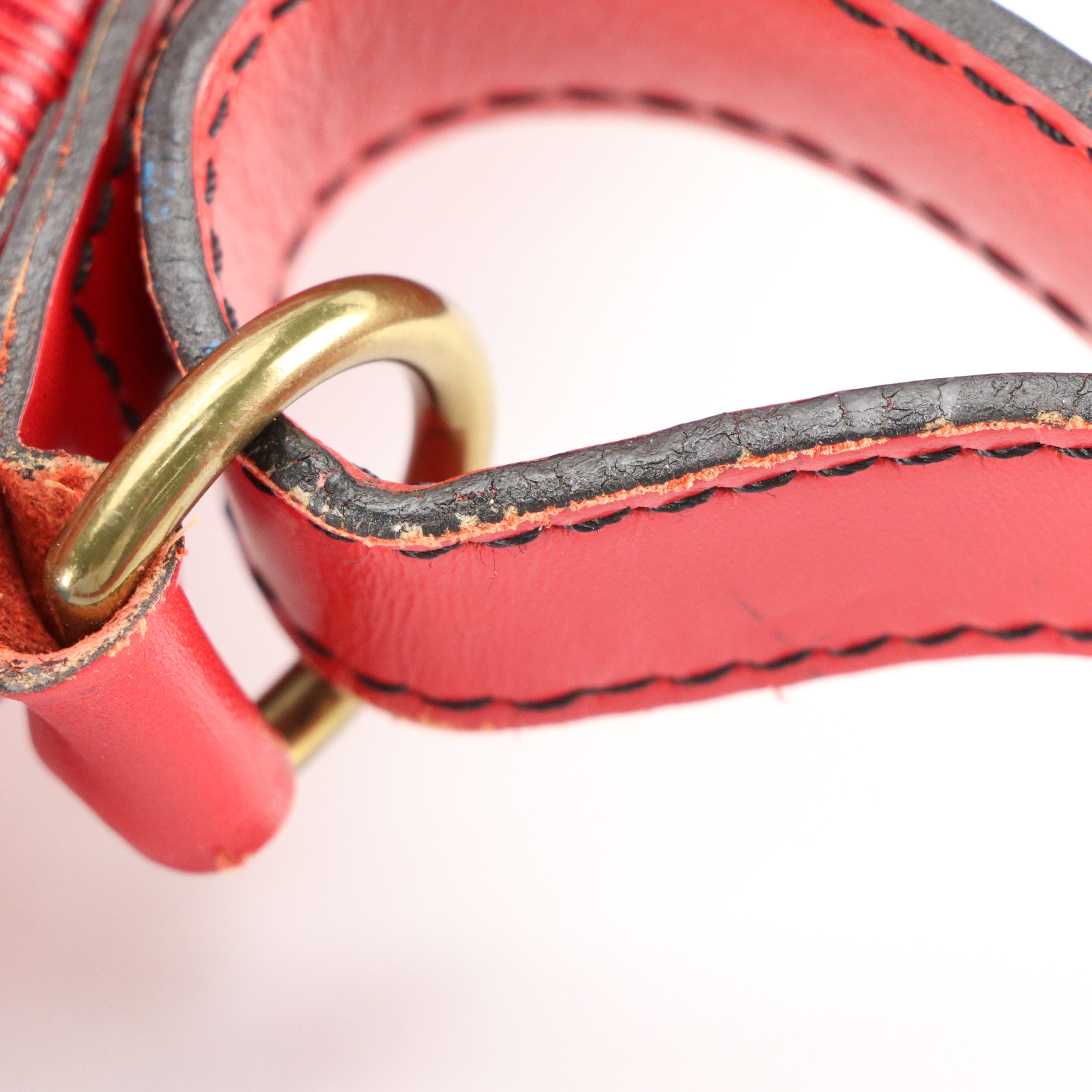 Louis Vuitton Noé Drawstring Shoulder Bag in Castilian Red Epi/Smooth Leather