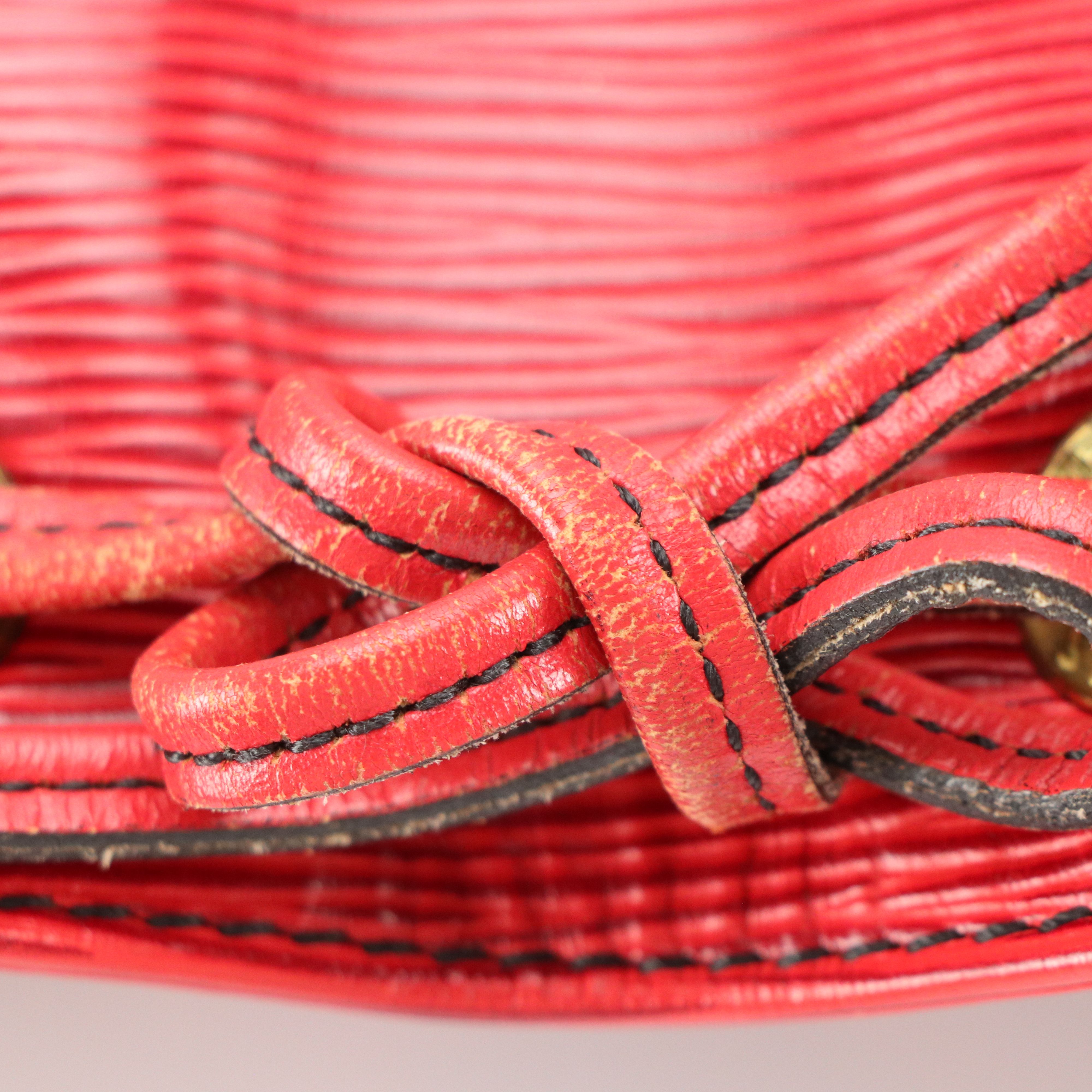 Louis Vuitton Noé Drawstring Shoulder Bag in Castilian Red Epi/Smooth Leather