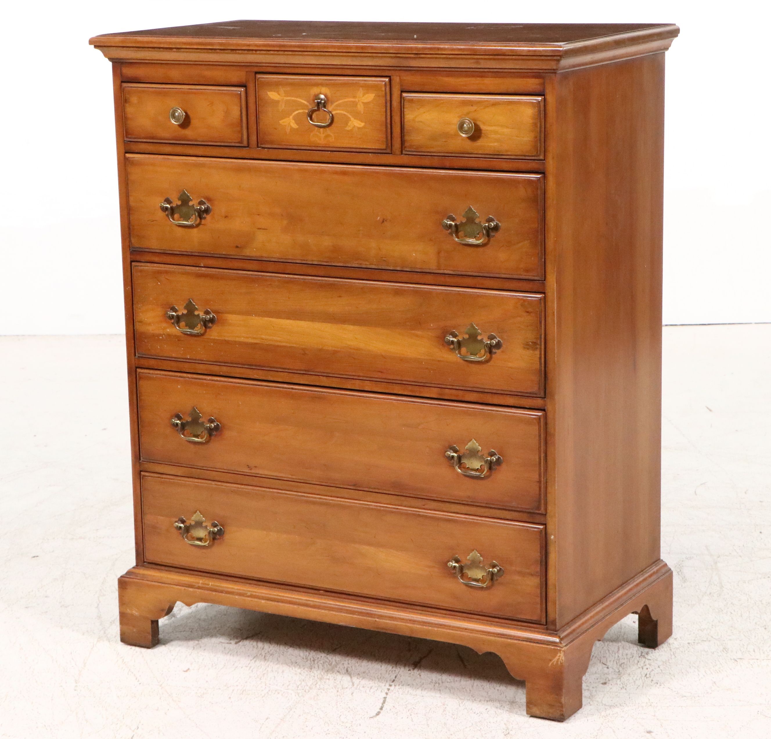 Davis Cabinet Co. American Colonial Style Chest Chest of Drawers, Mid-20th C.