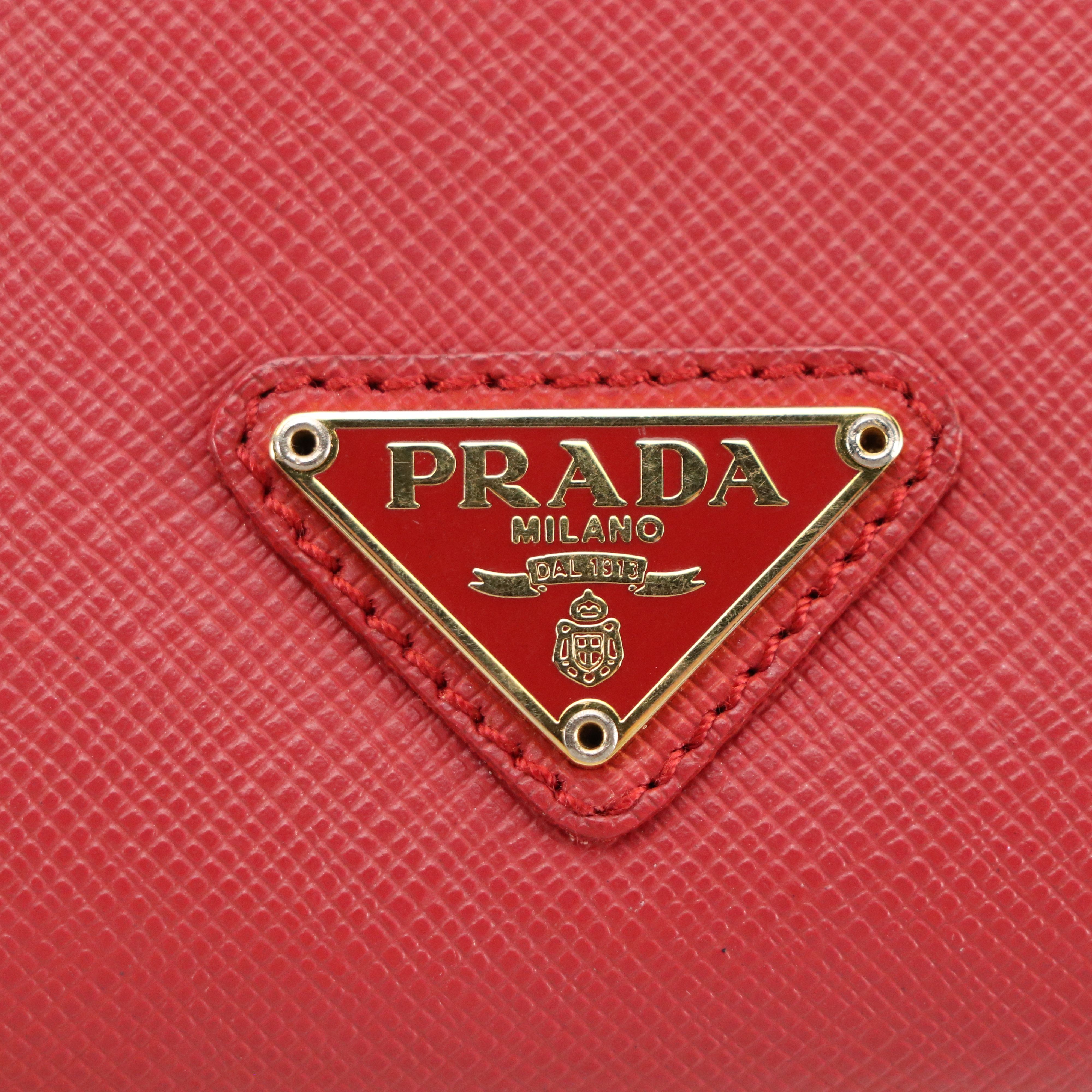 Prada Heart Turnlock Chain Link Crossbody Bag in Saffiano Lux Leather
