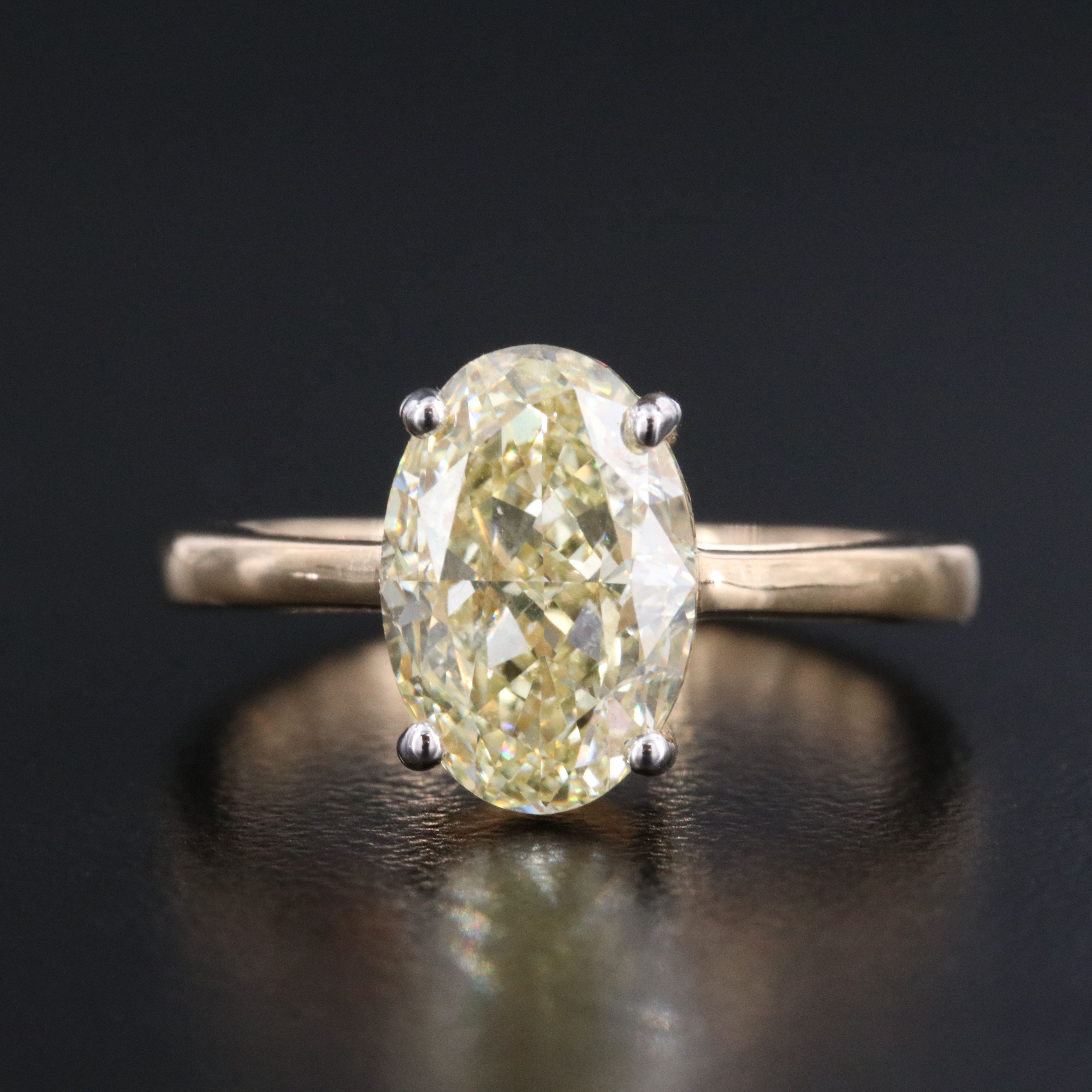 18K 3.01 CT Fancy Light Yellow Lab Grown Diamond Ring with IGI Report