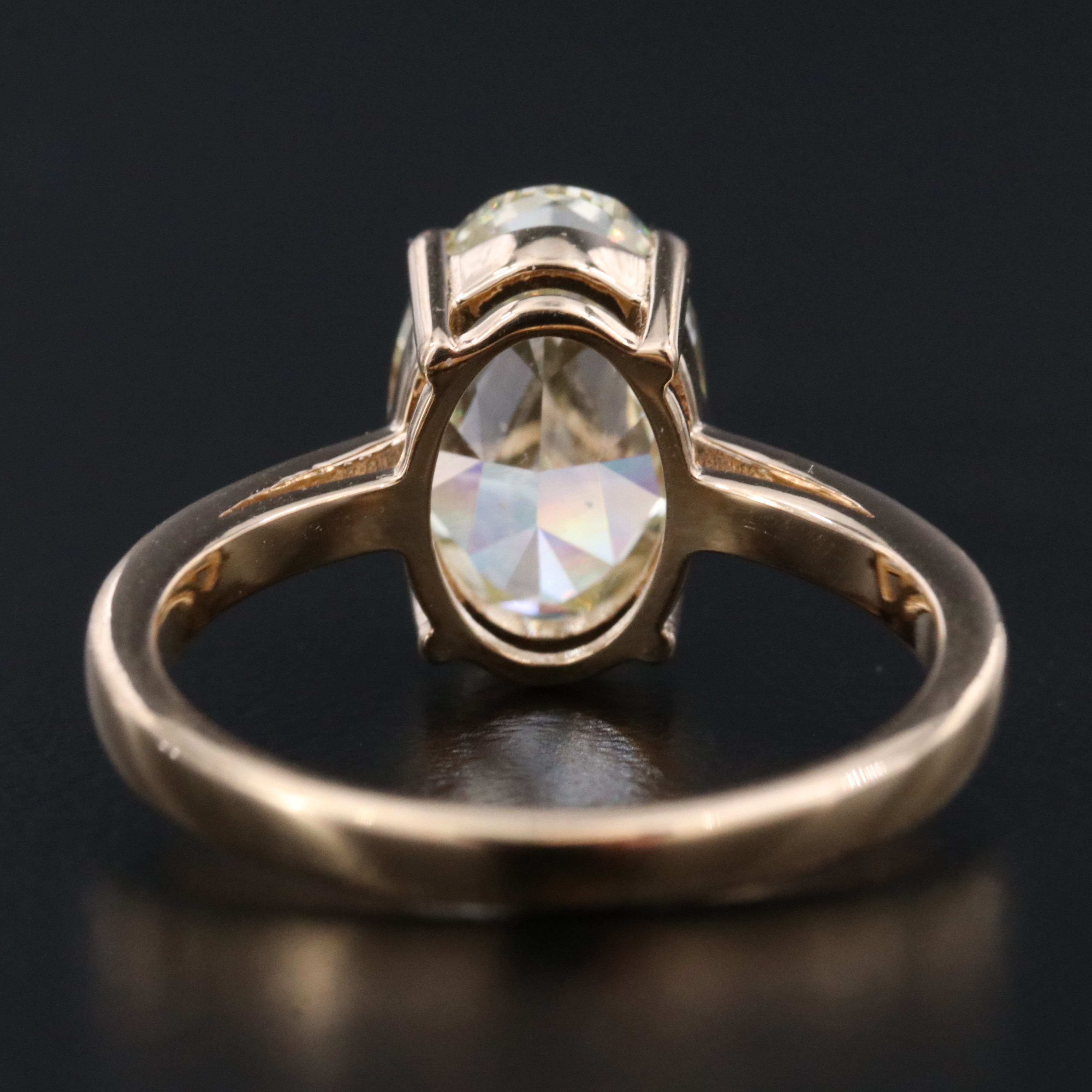 18K 3.01 CT Fancy Light Yellow Lab Grown Diamond Ring with IGI Report