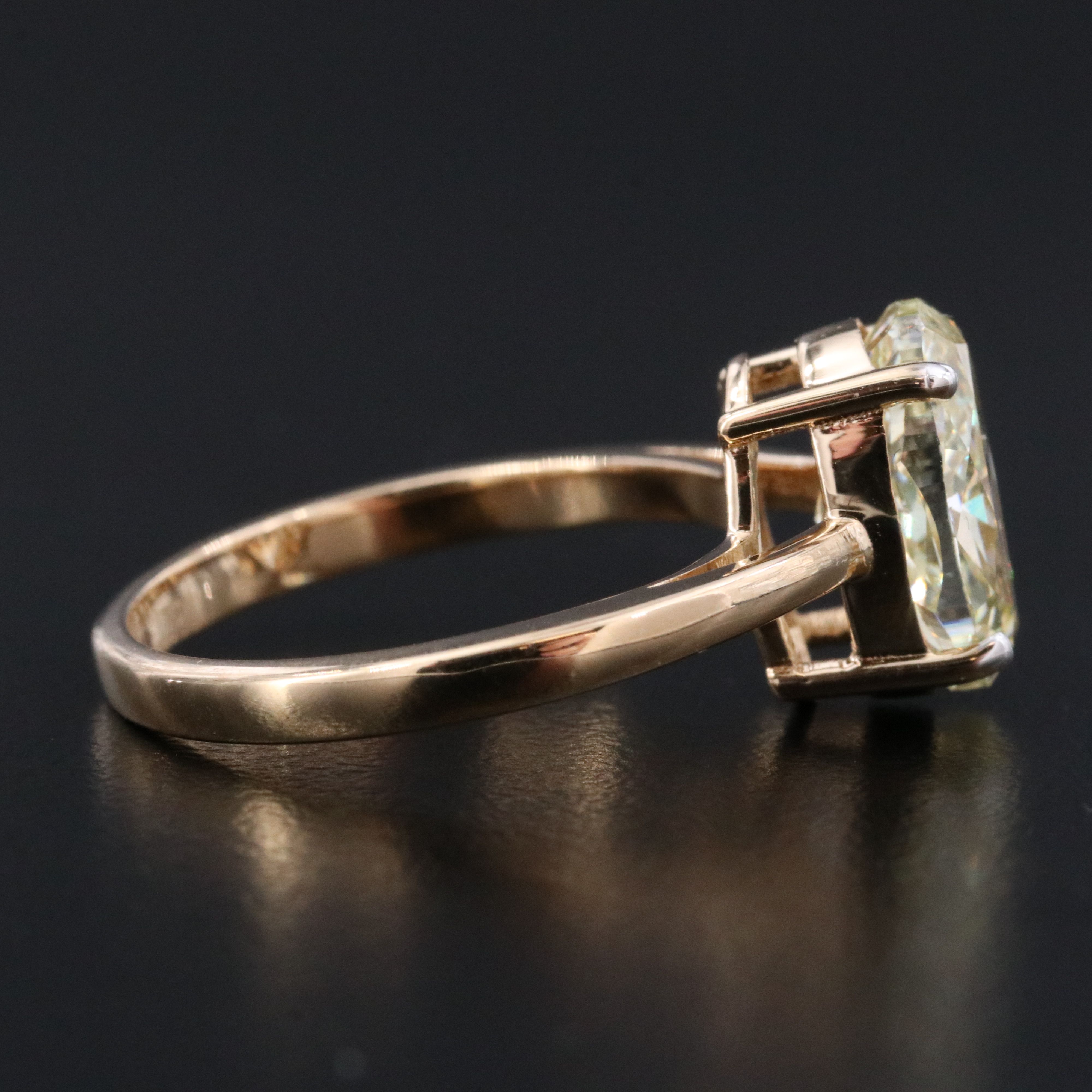 18K 3.01 CT Fancy Light Yellow Lab Grown Diamond Ring with IGI Report