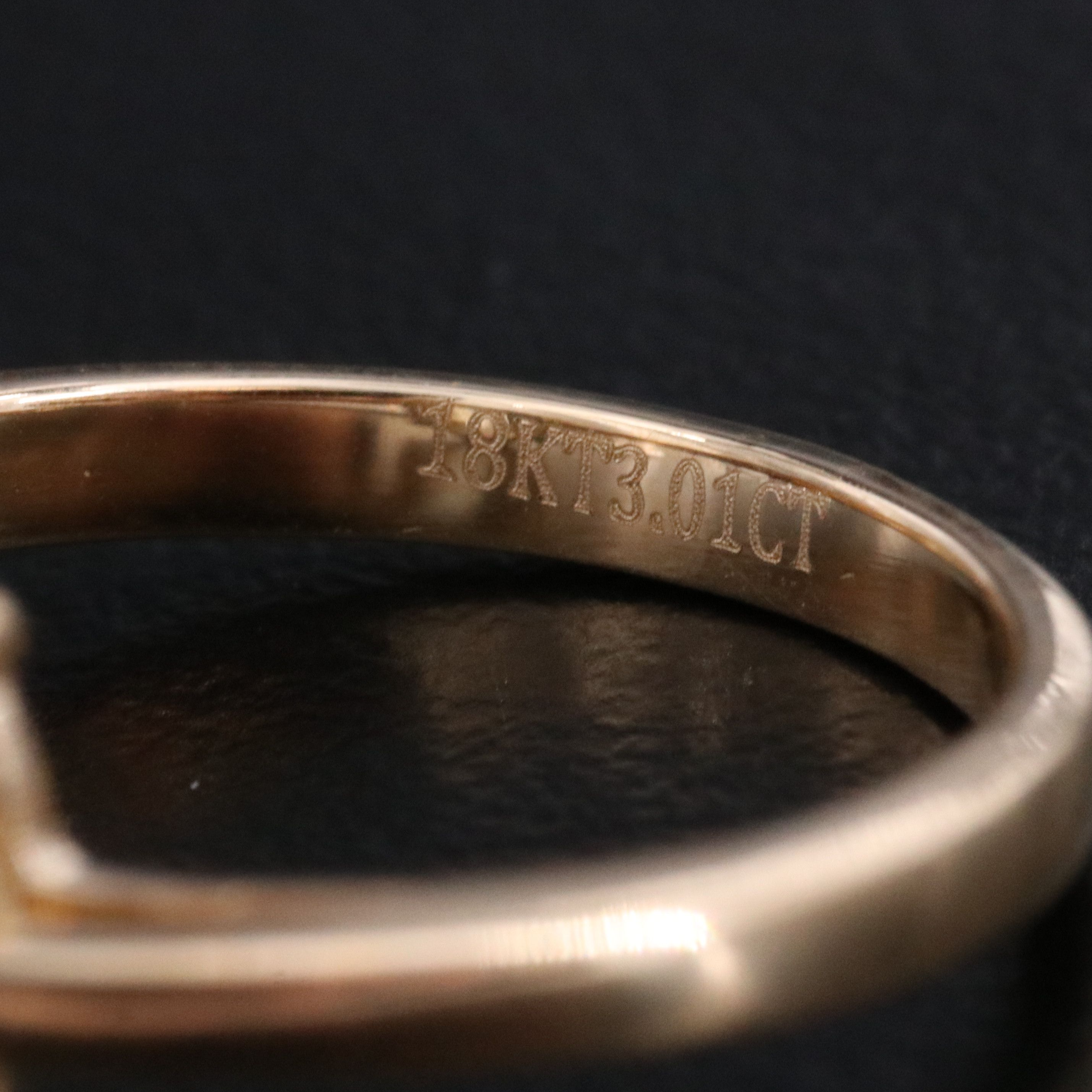 18K 3.01 CT Fancy Light Yellow Lab Grown Diamond Ring with IGI Report