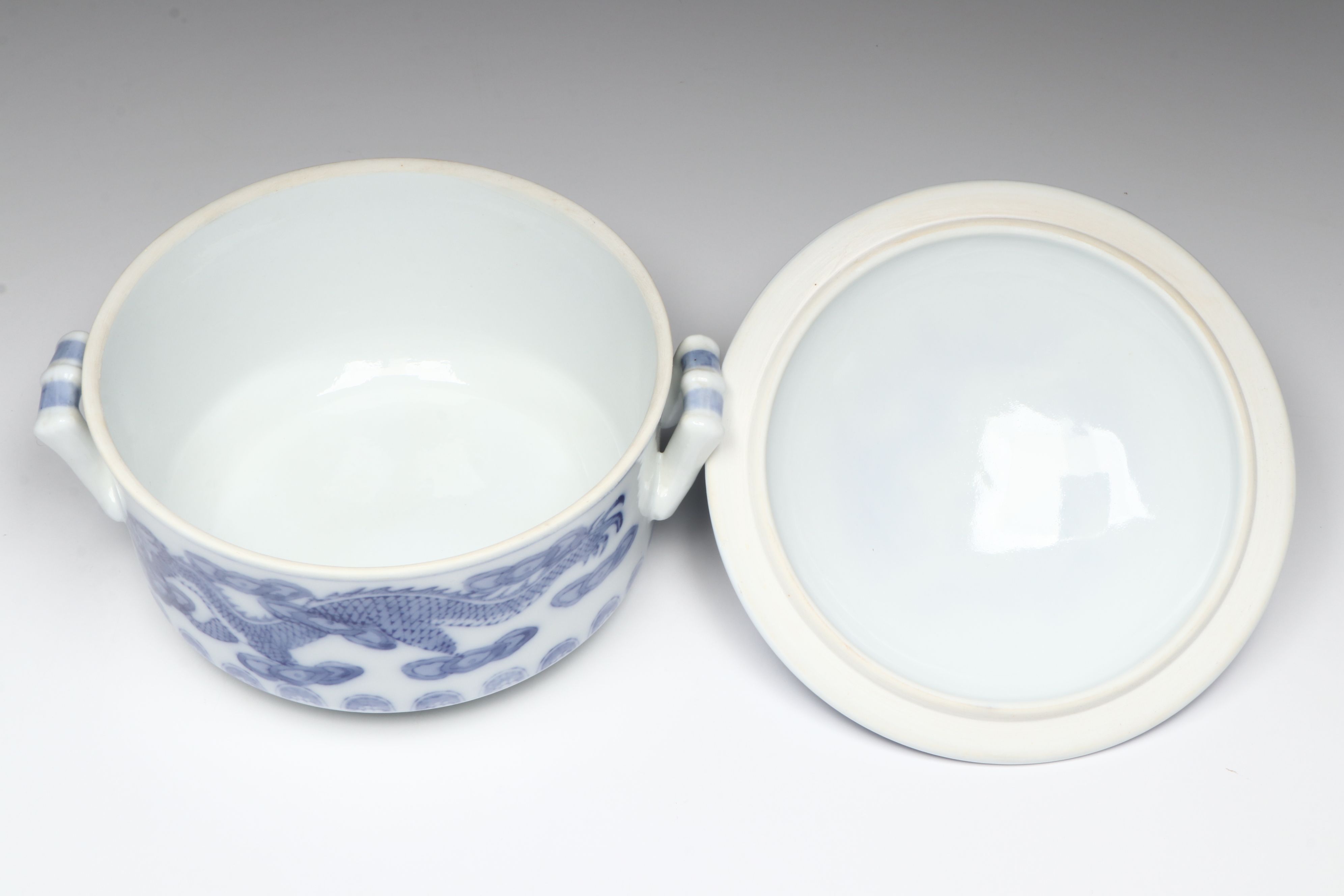 Chinese Five-Clawed Dragon Blue and White Porcelain Lidded Tureen