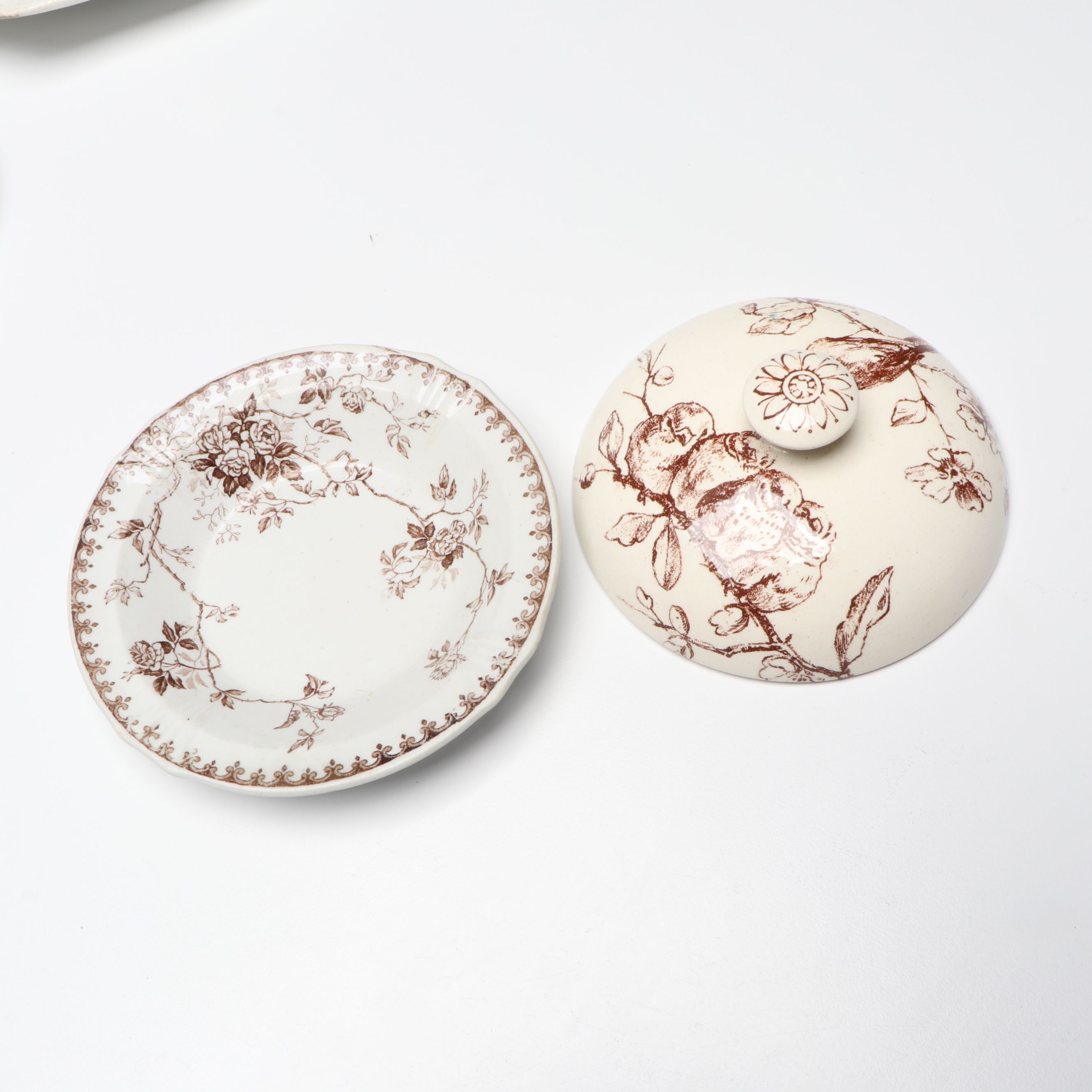 English Aesthetic Movement Transferware Plates and Serveware, Late 19th Century