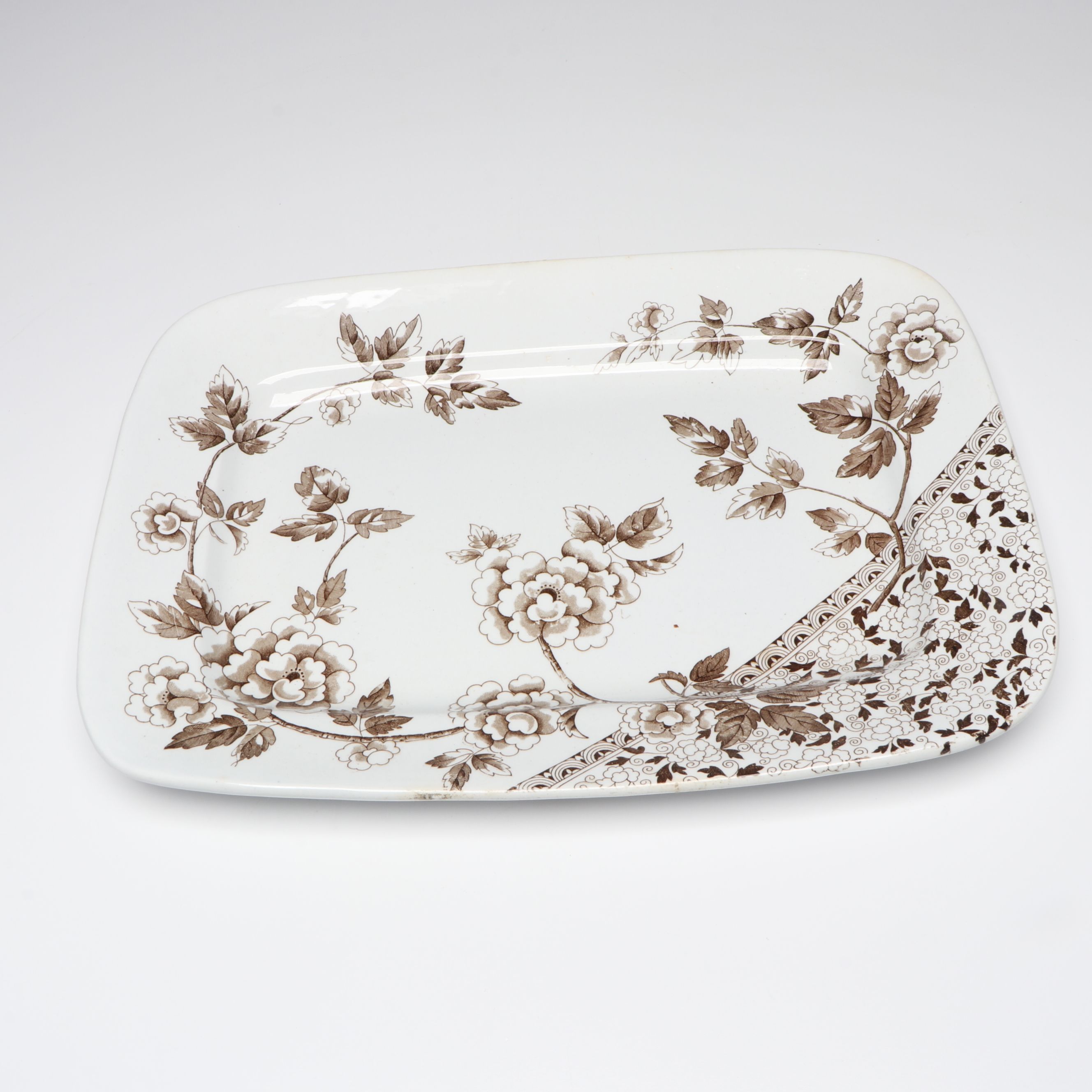 English Aesthetic Movement Transferware Plates and Serveware, Late 19th Century