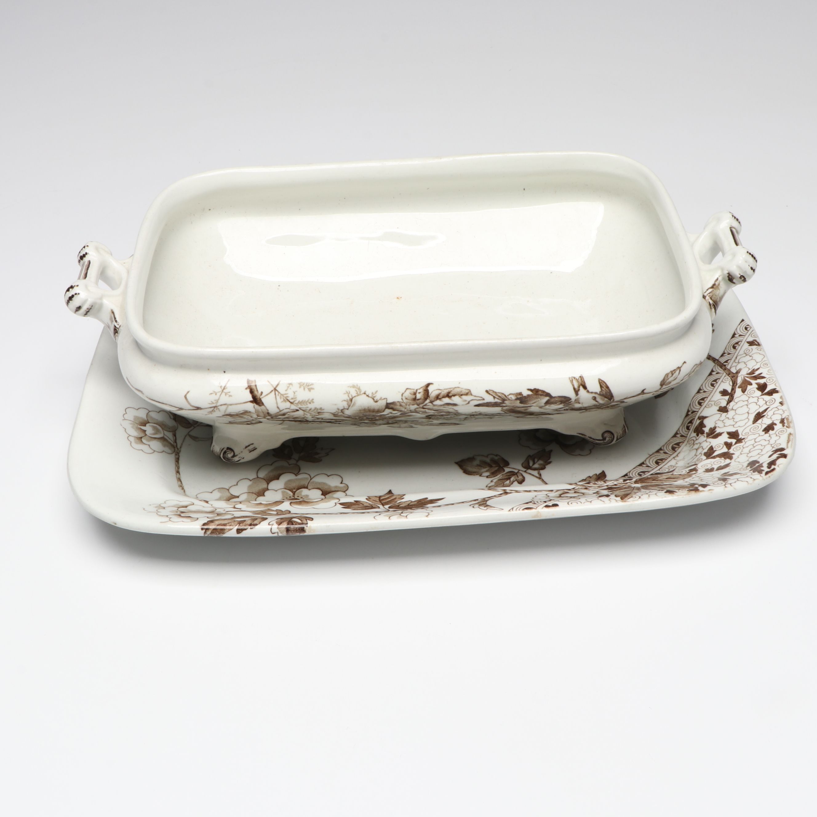 English Aesthetic Movement Transferware Plates and Serveware, Late 19th Century