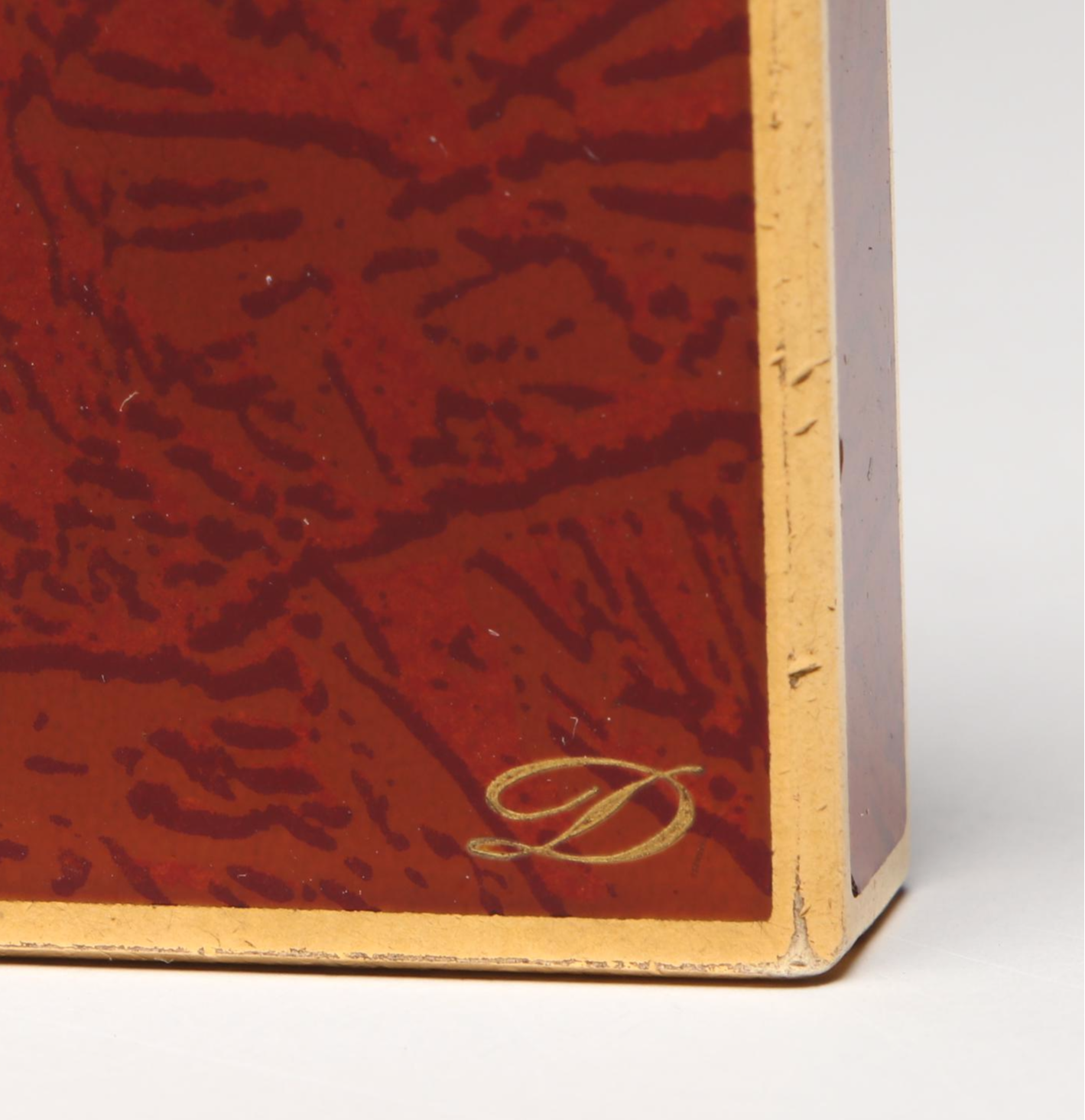 S.T. Dupont Laque de Chine Gold Tone Lighter