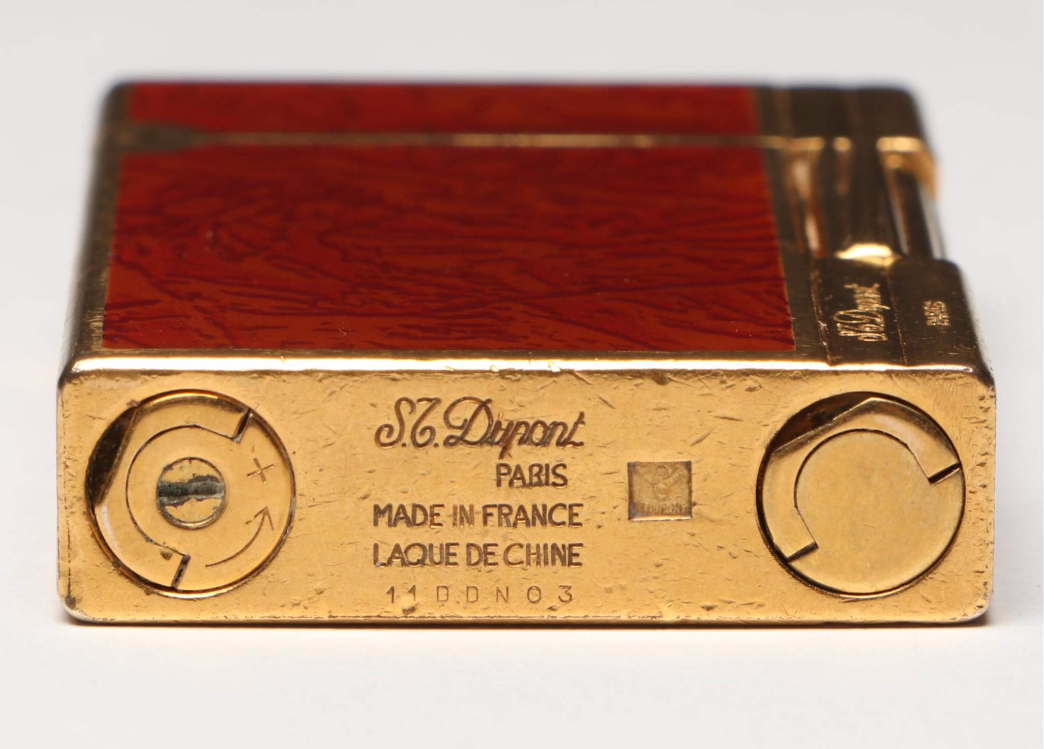 S.T. Dupont Laque de Chine Gold Tone Lighter