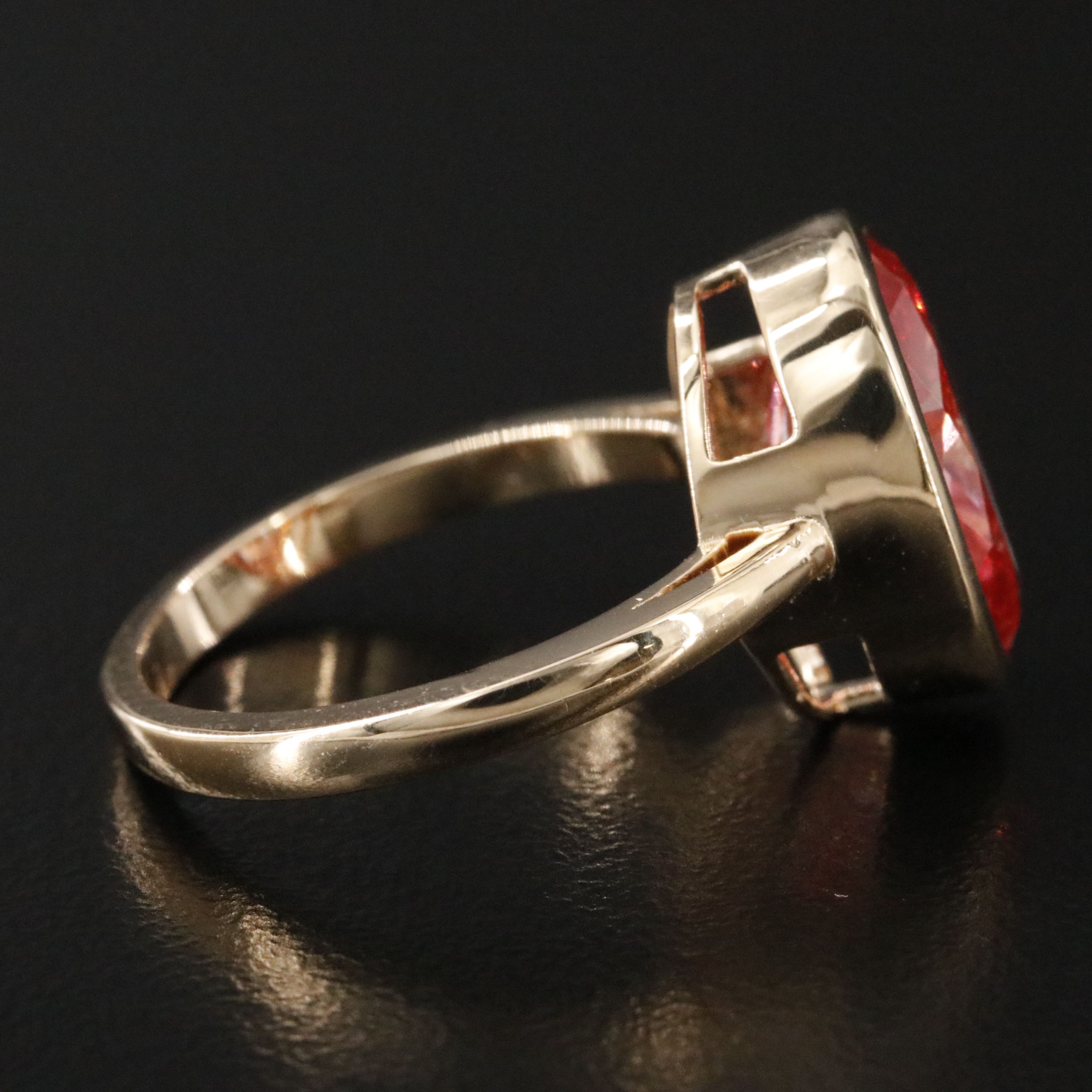 18K 5.42 CT Lab Grown Fancy Red Diamond Solitaire Ring with IGI Report