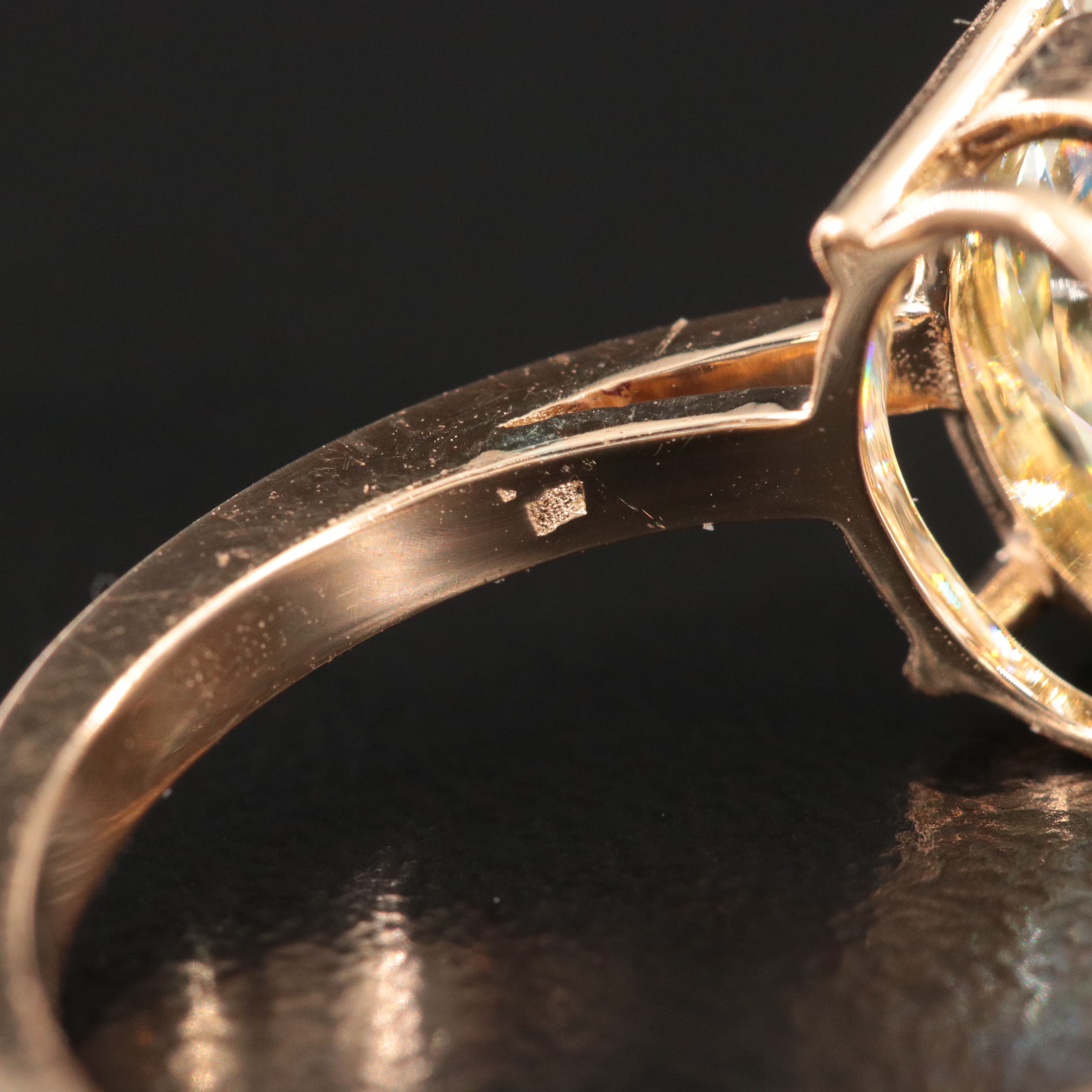 18K 3.07 CT Lab Grown Diamond Ring with IGI Report