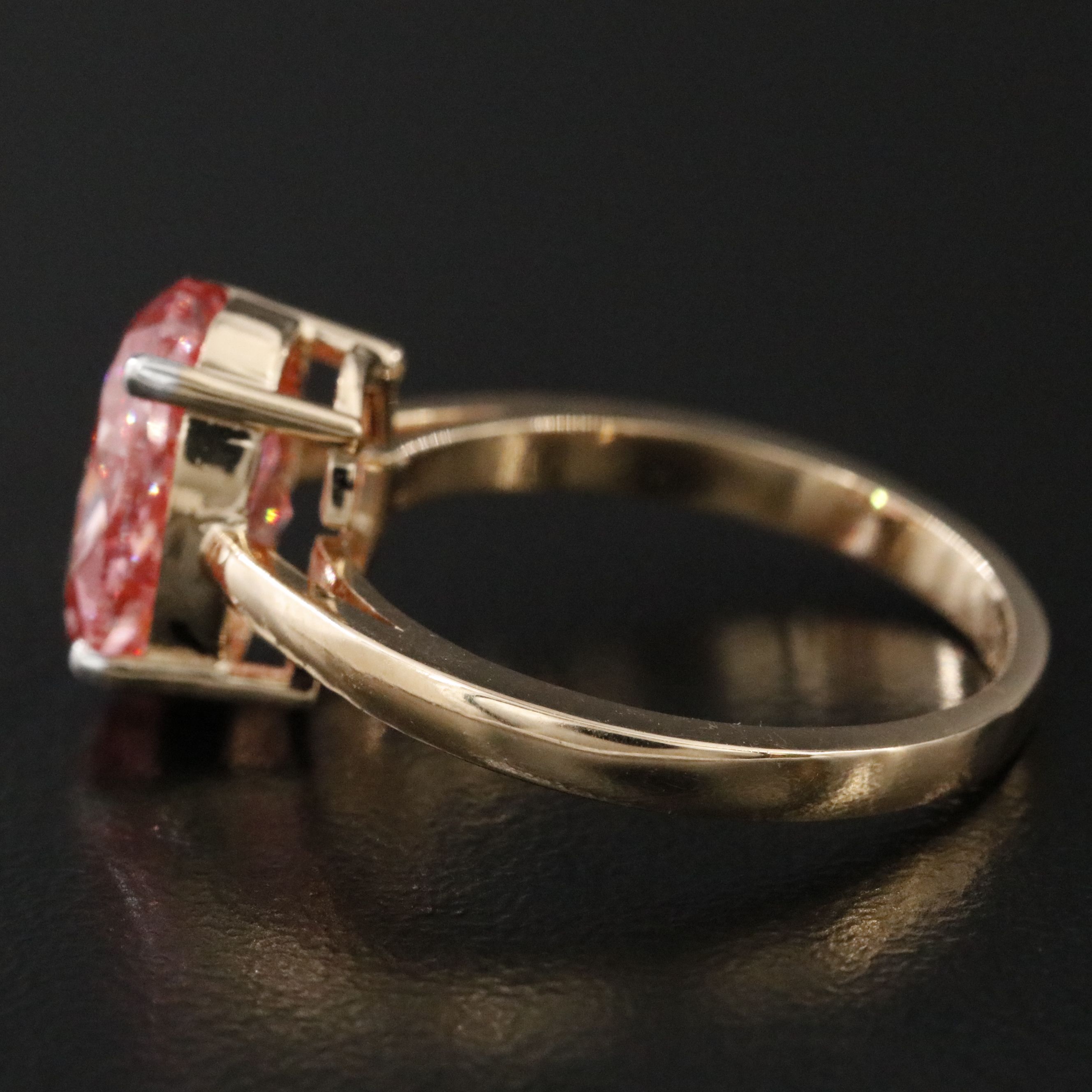 18K 3.11 CT Fancy Vivid Pink Lab Grown Diamond Ring with IGI Report