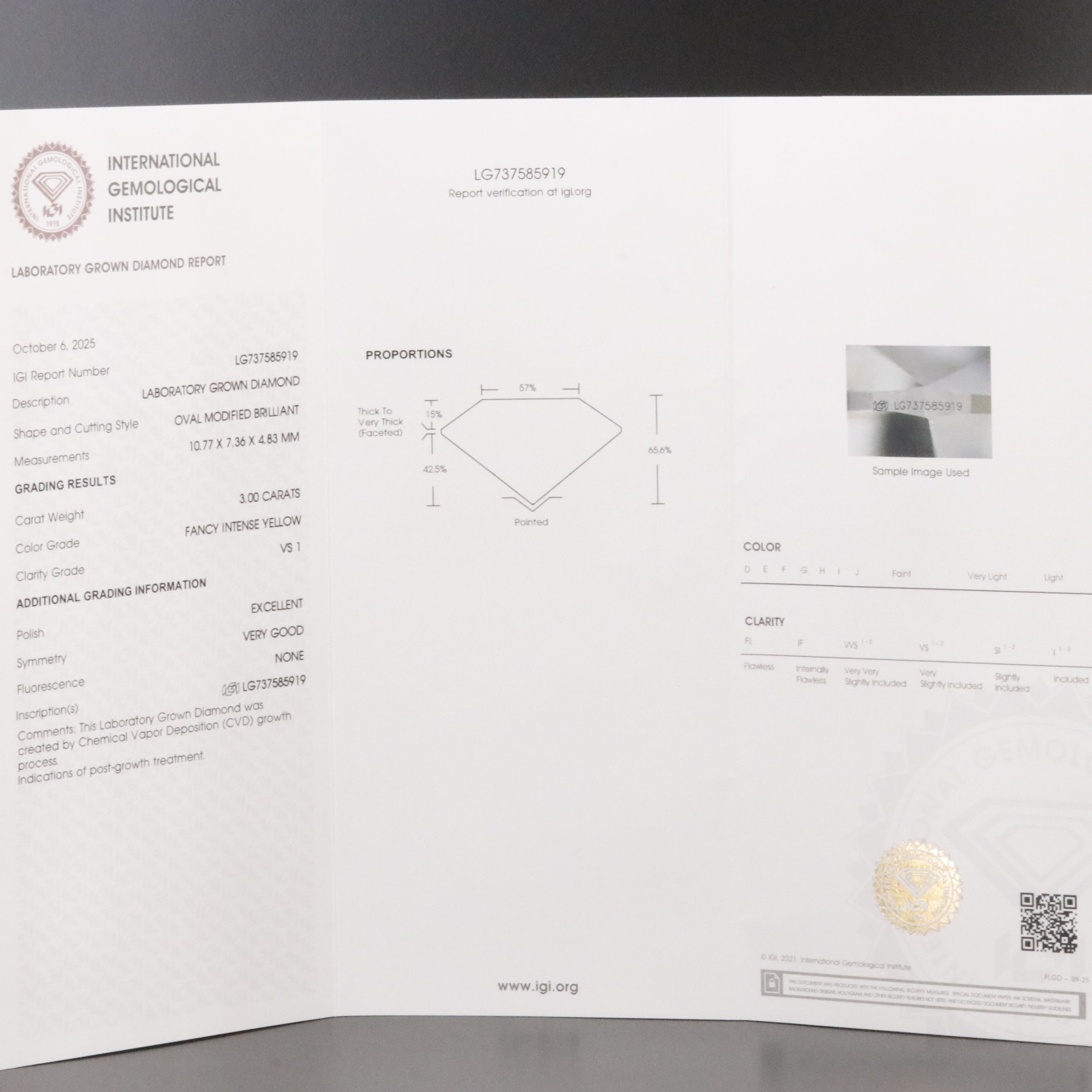 18K 3.00 CT Lab Grown Fancy Yellow Diamond Solitaire Ring with IGI Report