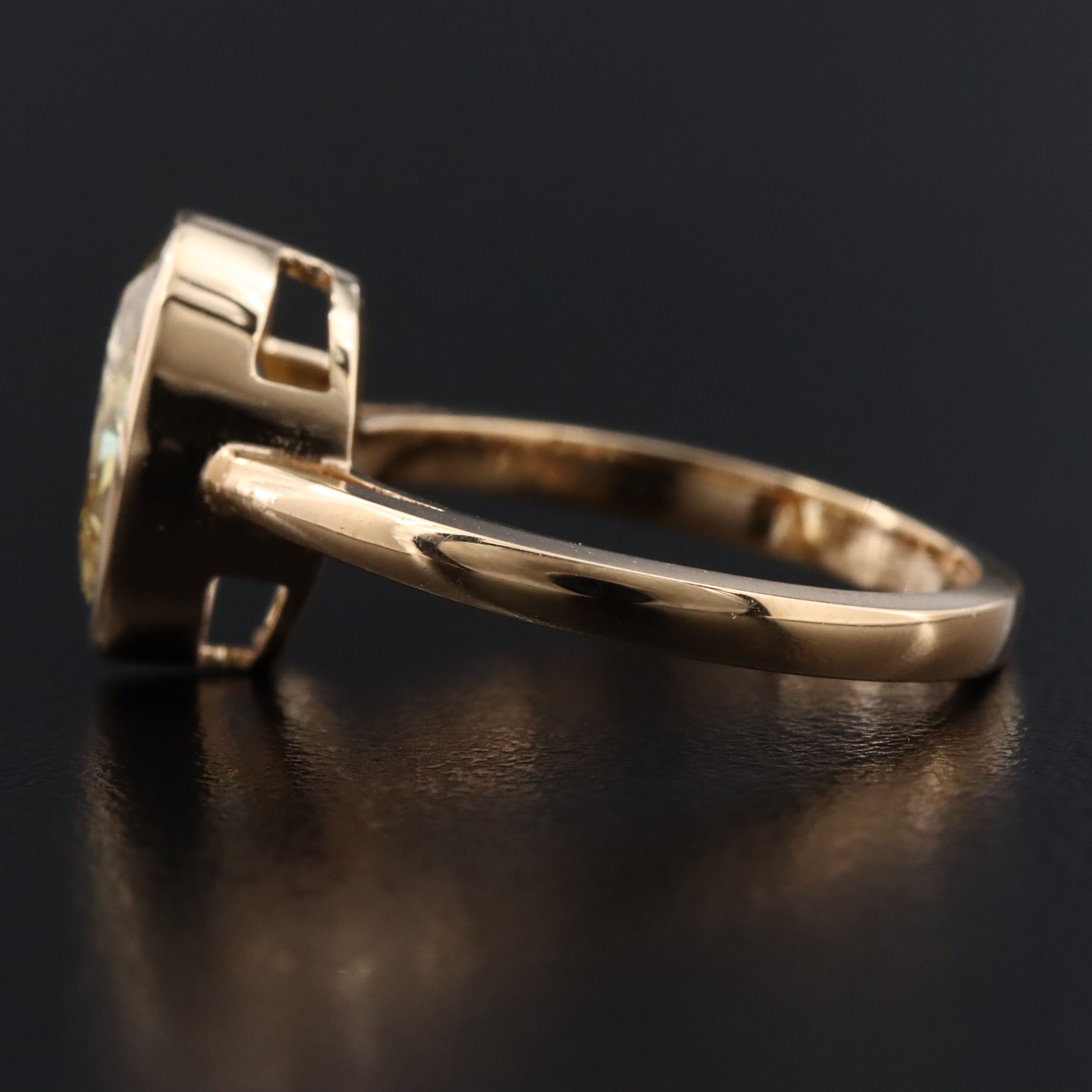 18K 3.02 CT Lab Grown Fancy Vivid Yellow Diamond Solitaire Ring with IGI Report