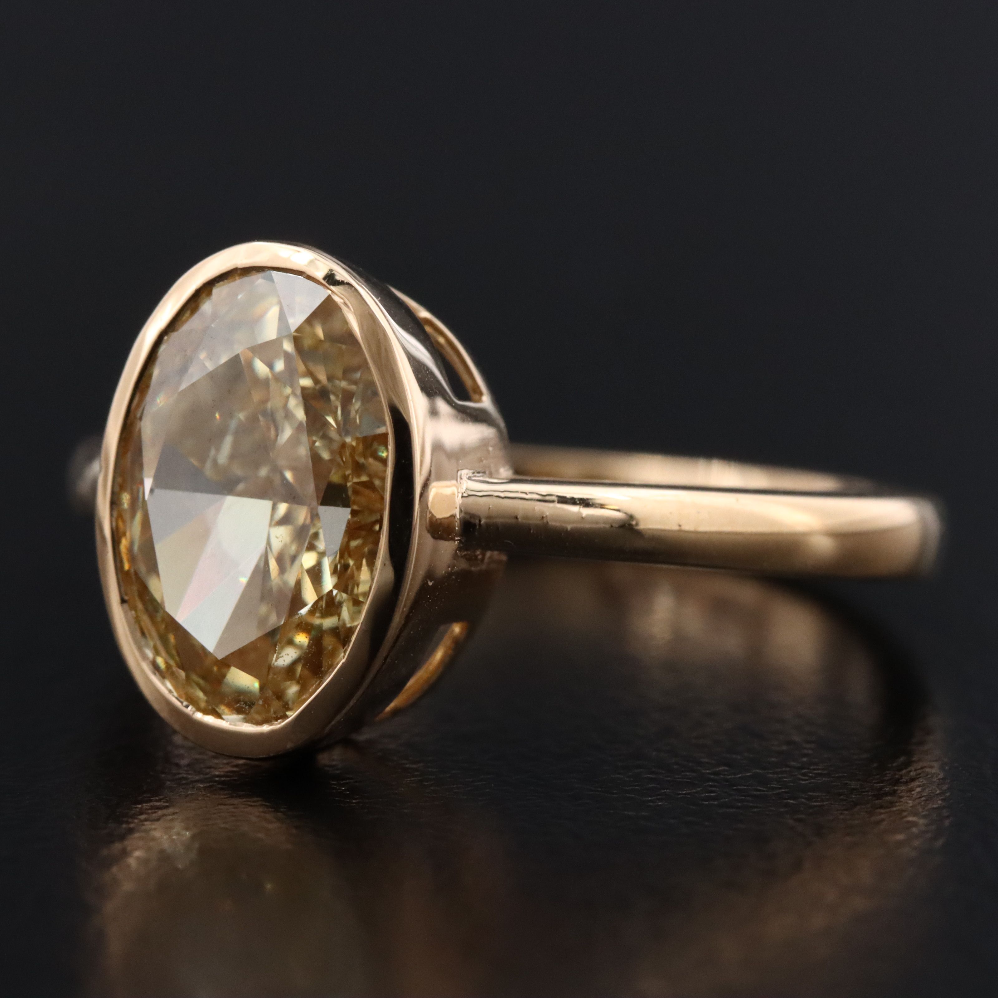 18K 3.02 CT Lab Grown Fancy Vivid Yellow Diamond Solitaire Ring with IGI Report