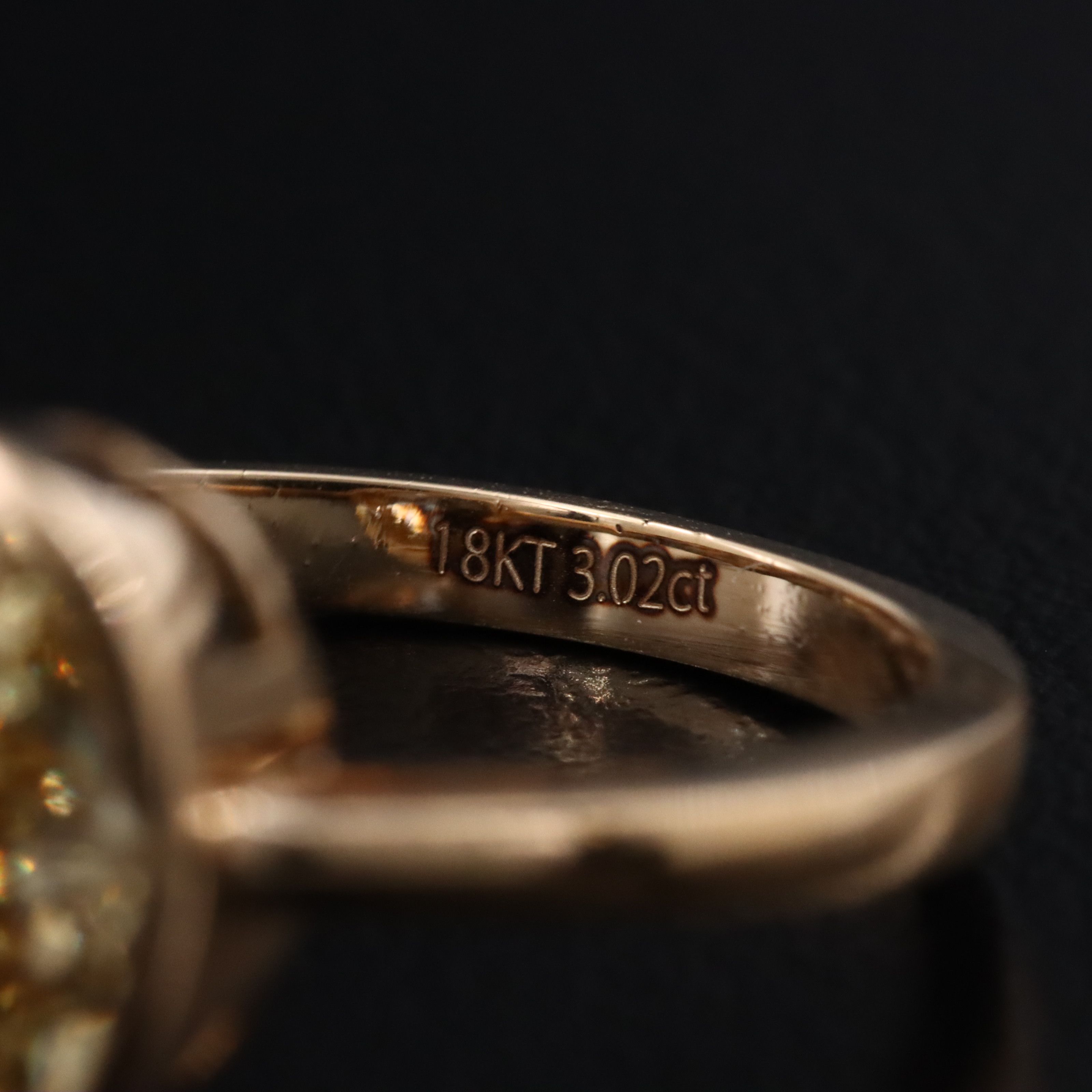 18K 3.02 CT Lab Grown Fancy Vivid Yellow Diamond Solitaire Ring with IGI Report