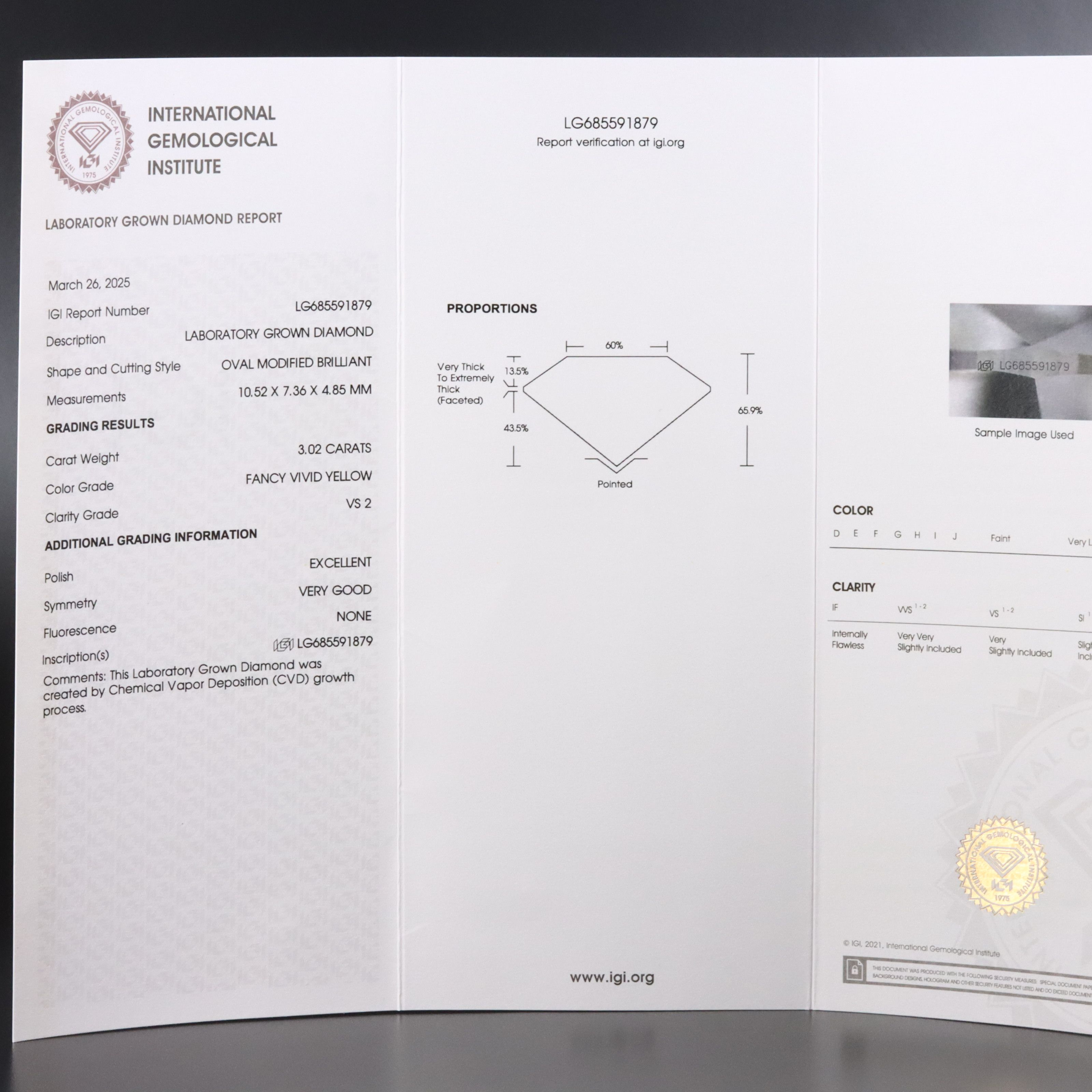 18K 3.02 CT Lab Grown Fancy Vivid Yellow Diamond Solitaire Ring with IGI Report