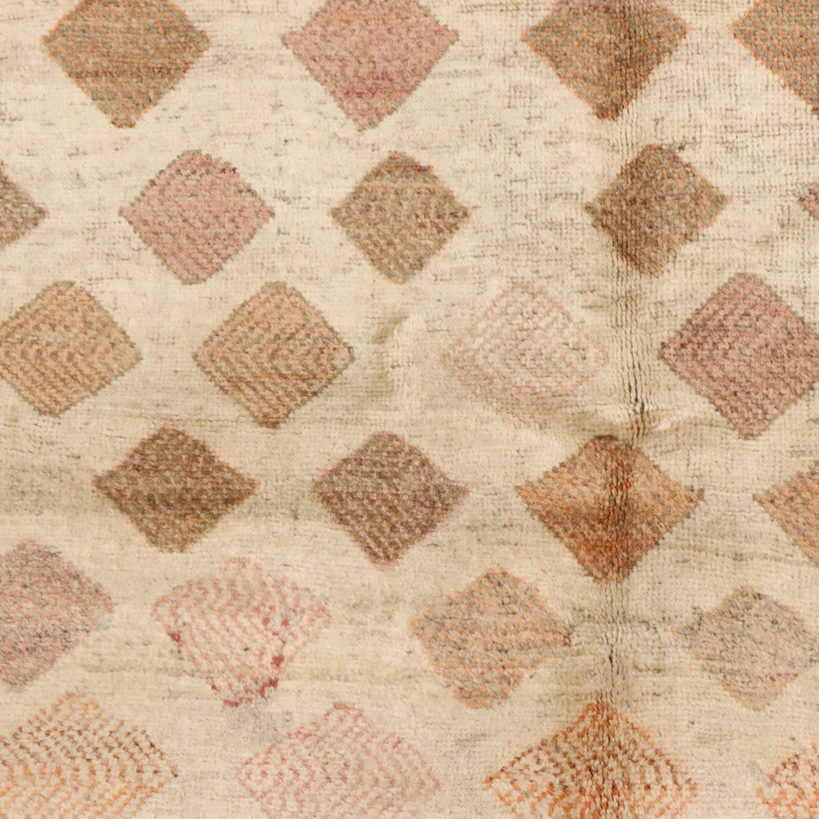 4'2 x 7' Hand-Knotted Persian Qashqai Area Rug