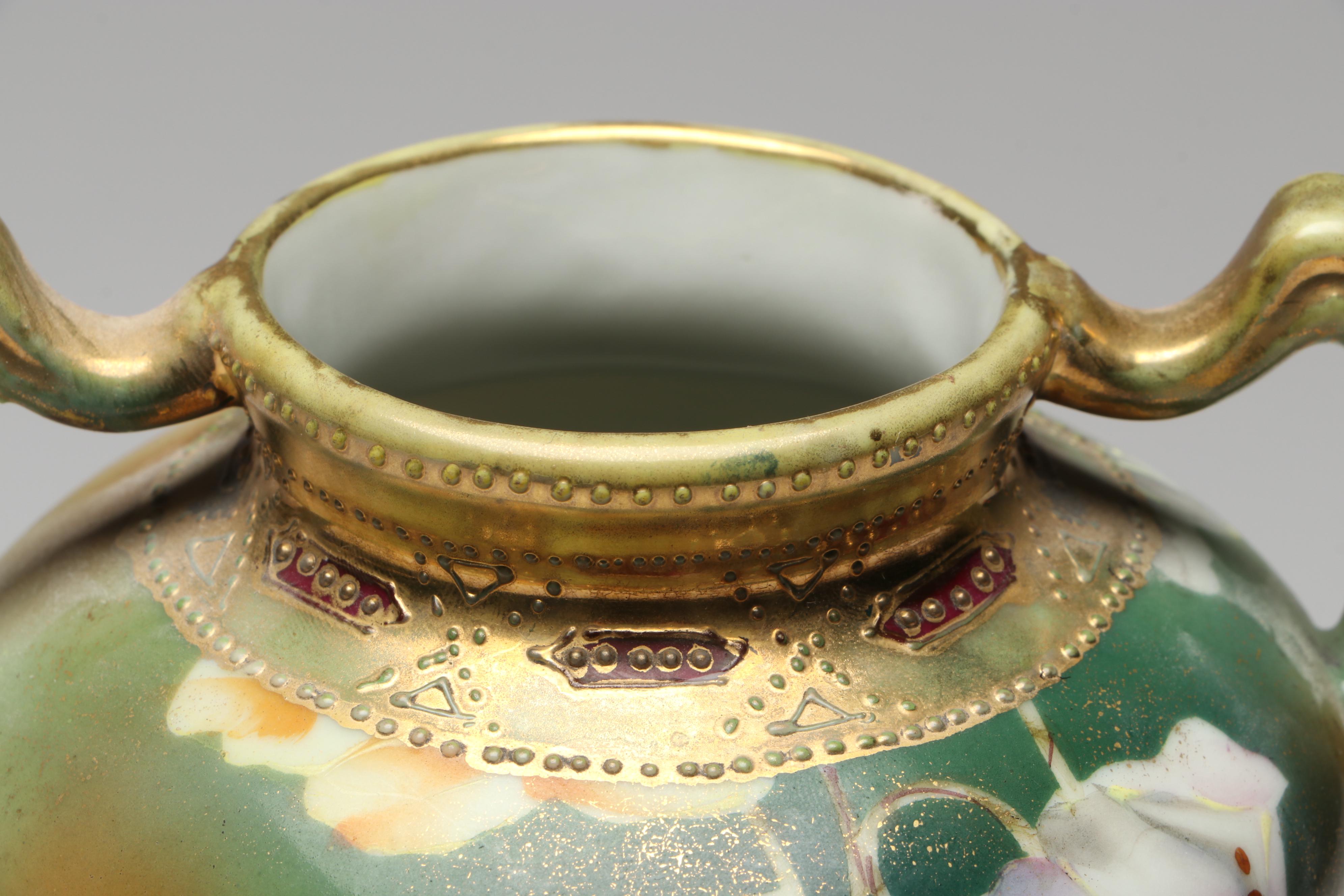 Japanese Hand-Painted Floral Gold Gilt Porcelain Vase