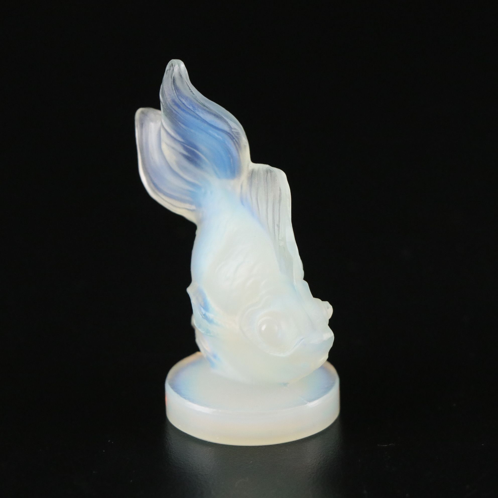Sabino Opalescent Glass Fish Figurine